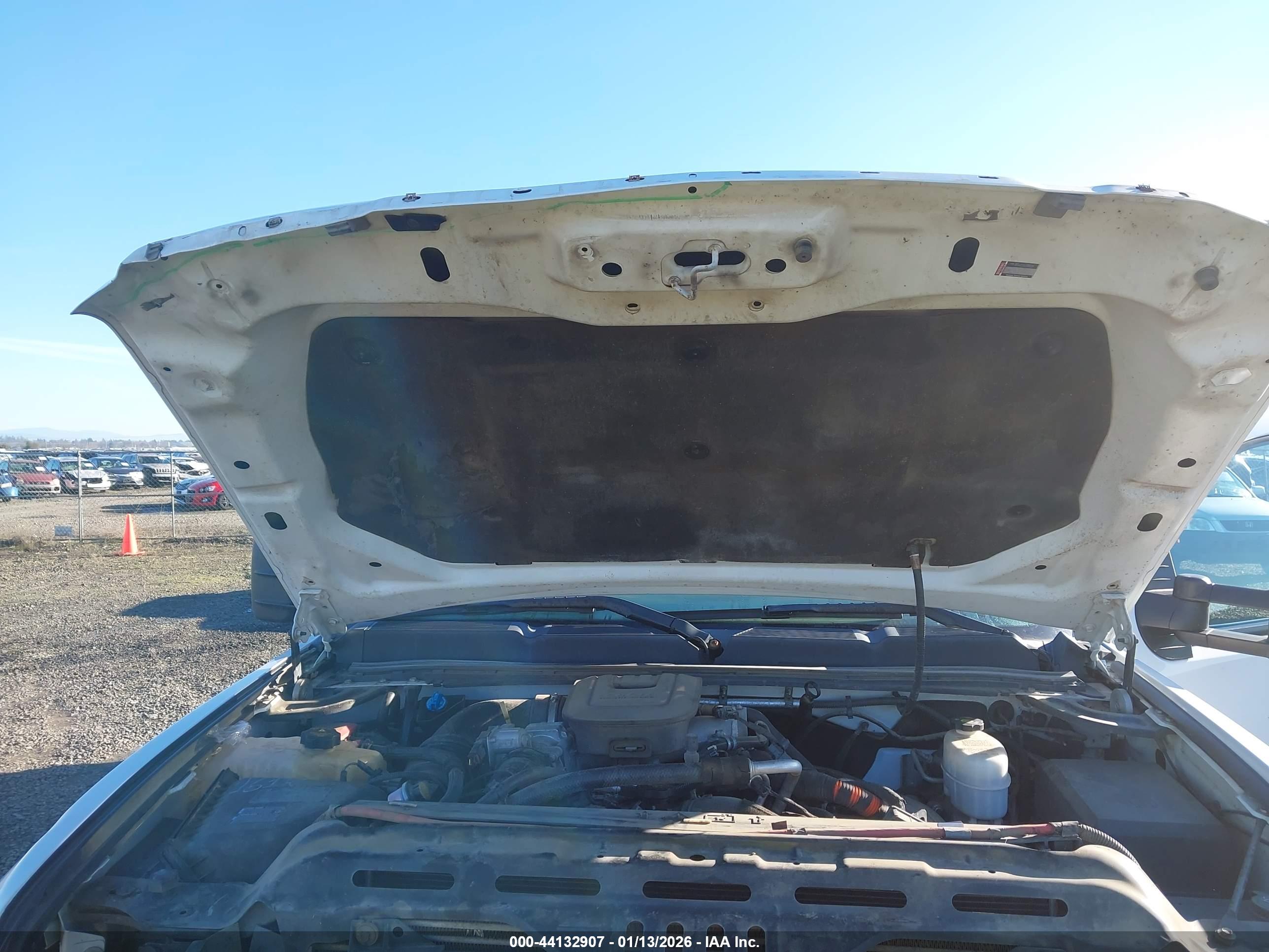 CHEVROLET SILVERADO image 10