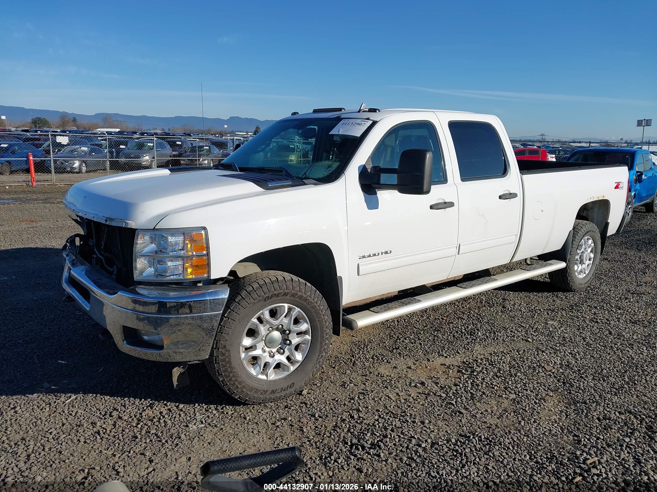 CHEVROLET SILVERADO image 2