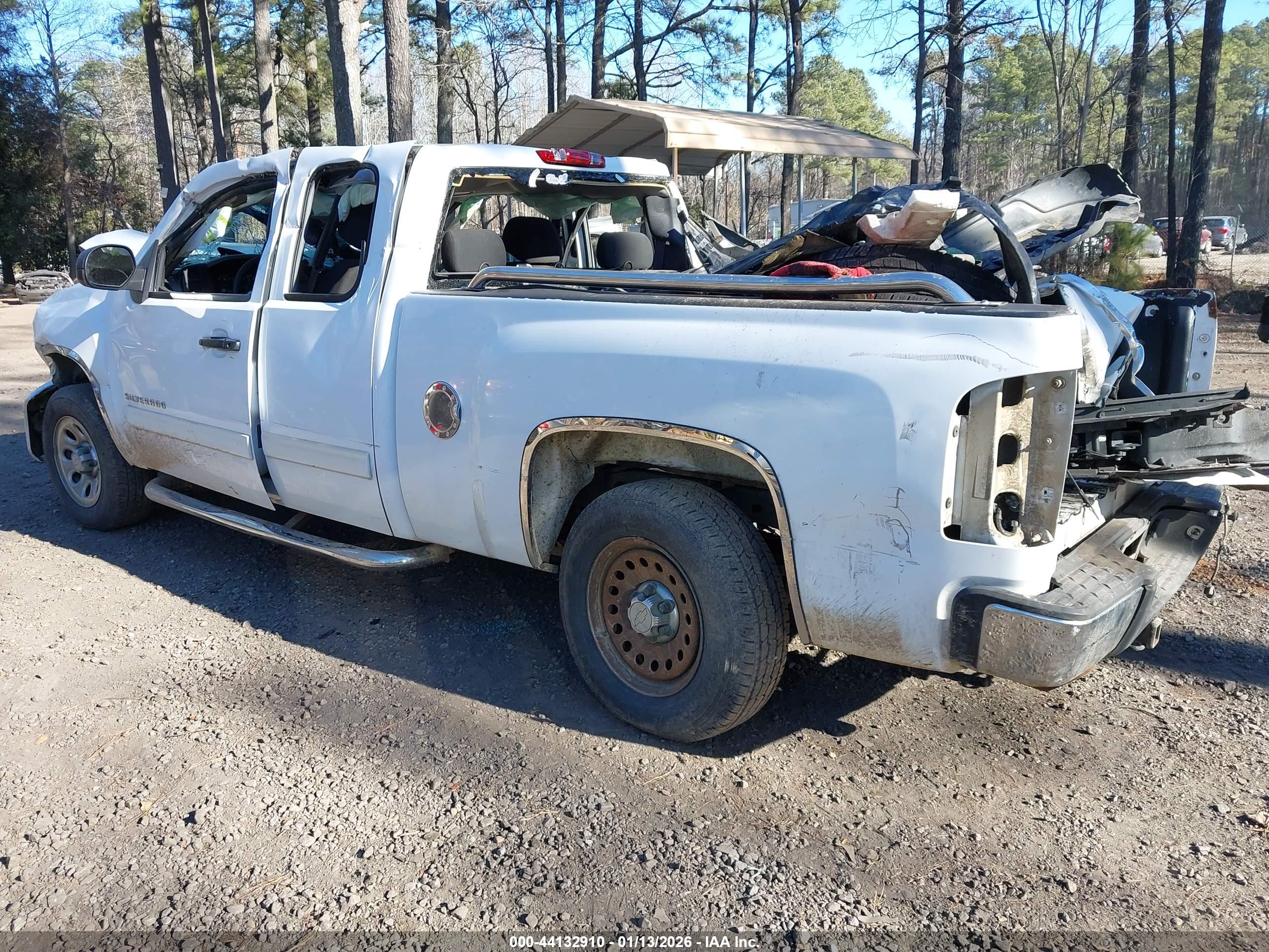 CHEVROLET SILVERADO image 3