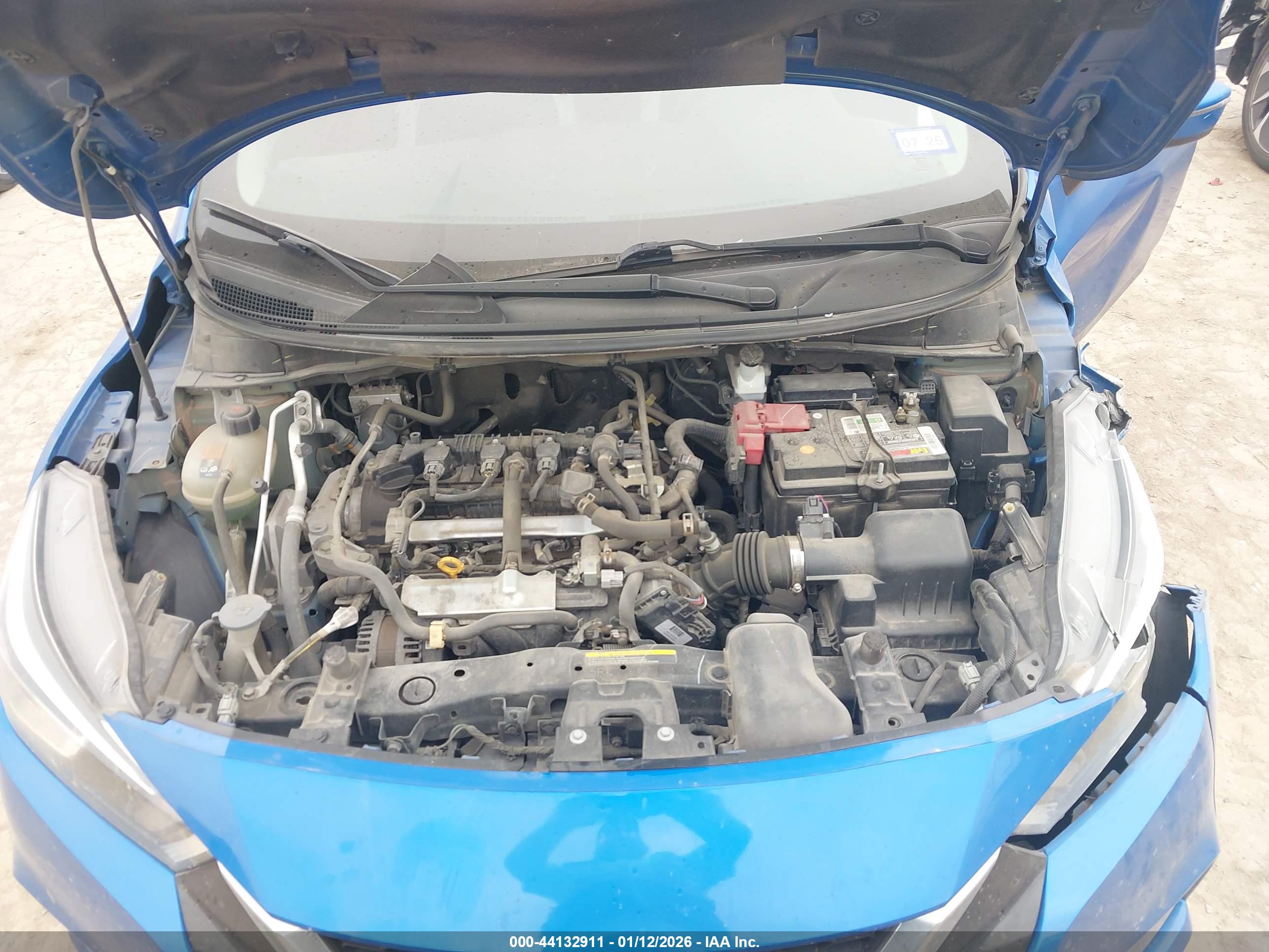 NISSAN VERSA image 10