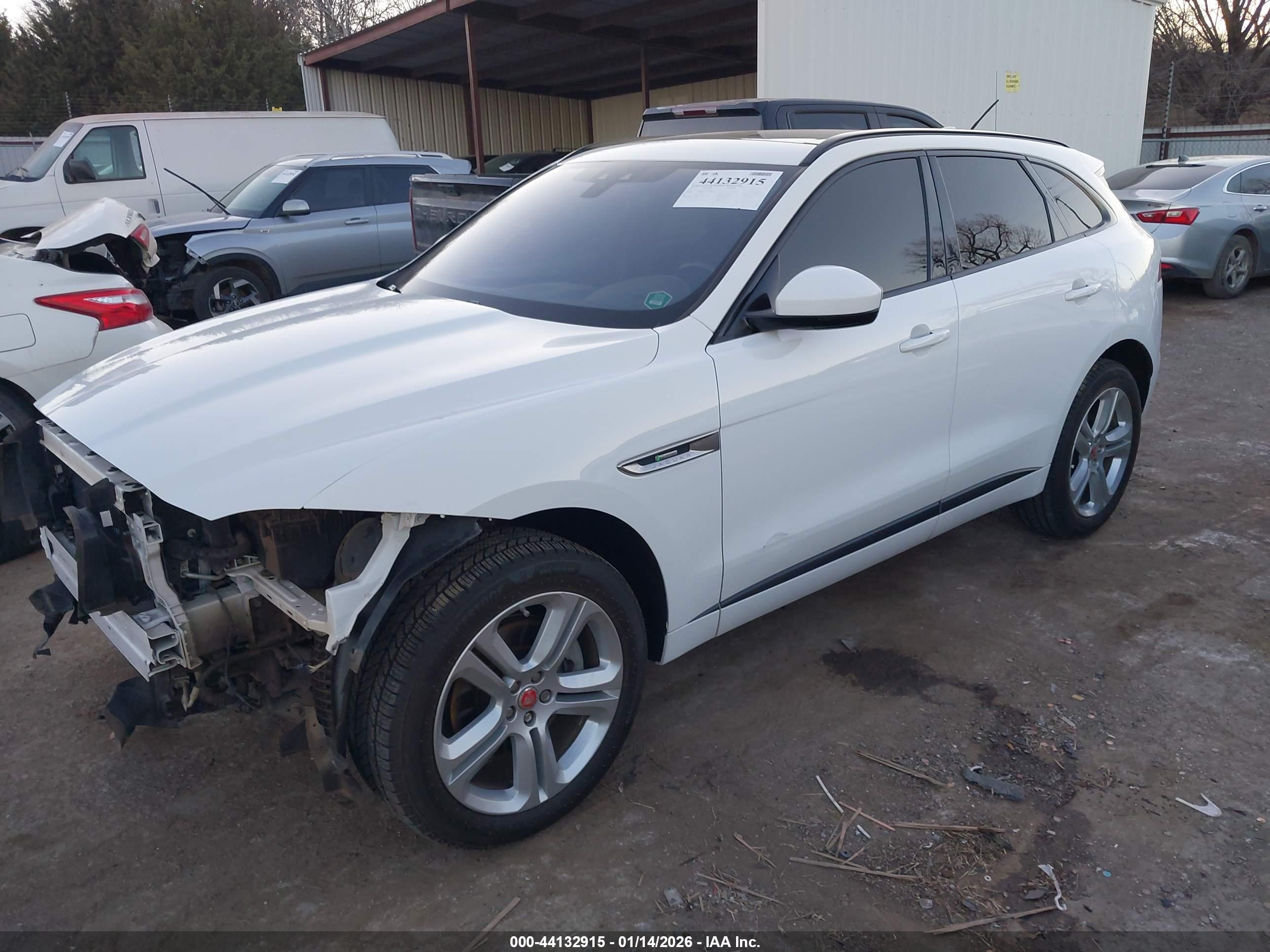 JAGUAR F-PACE image 2