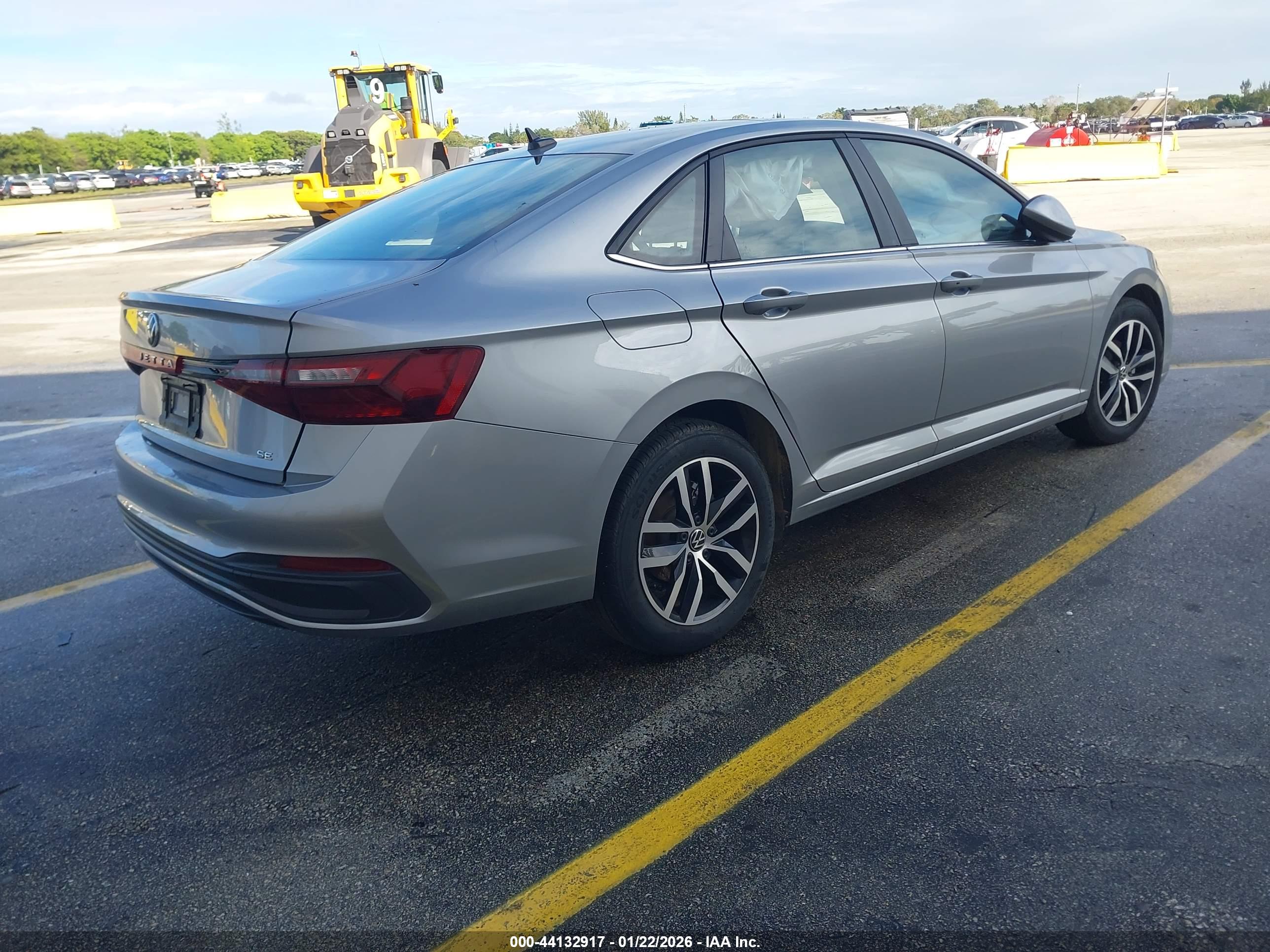 VOLKSWAGEN JETTA image 4