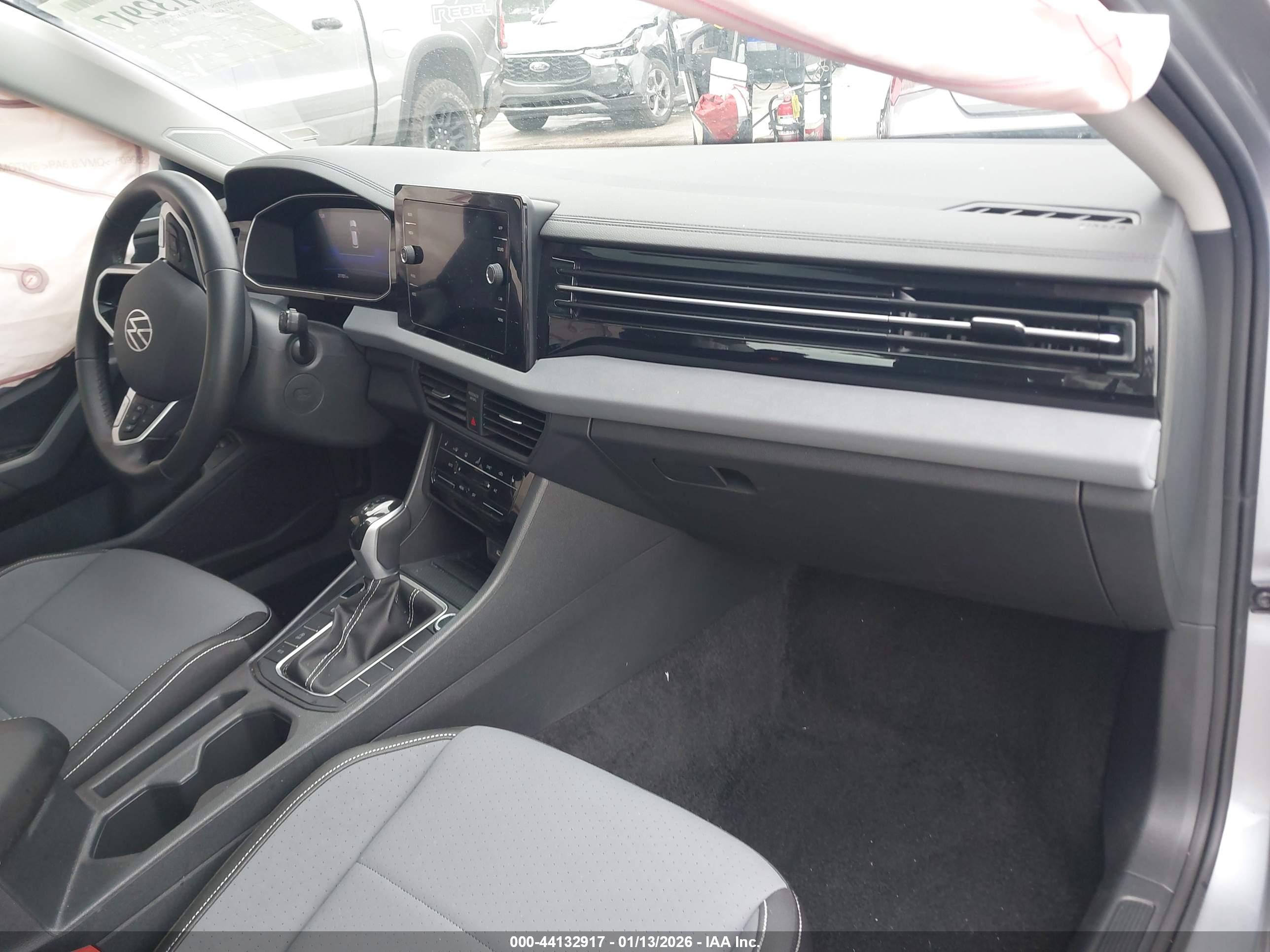 VOLKSWAGEN JETTA image 5