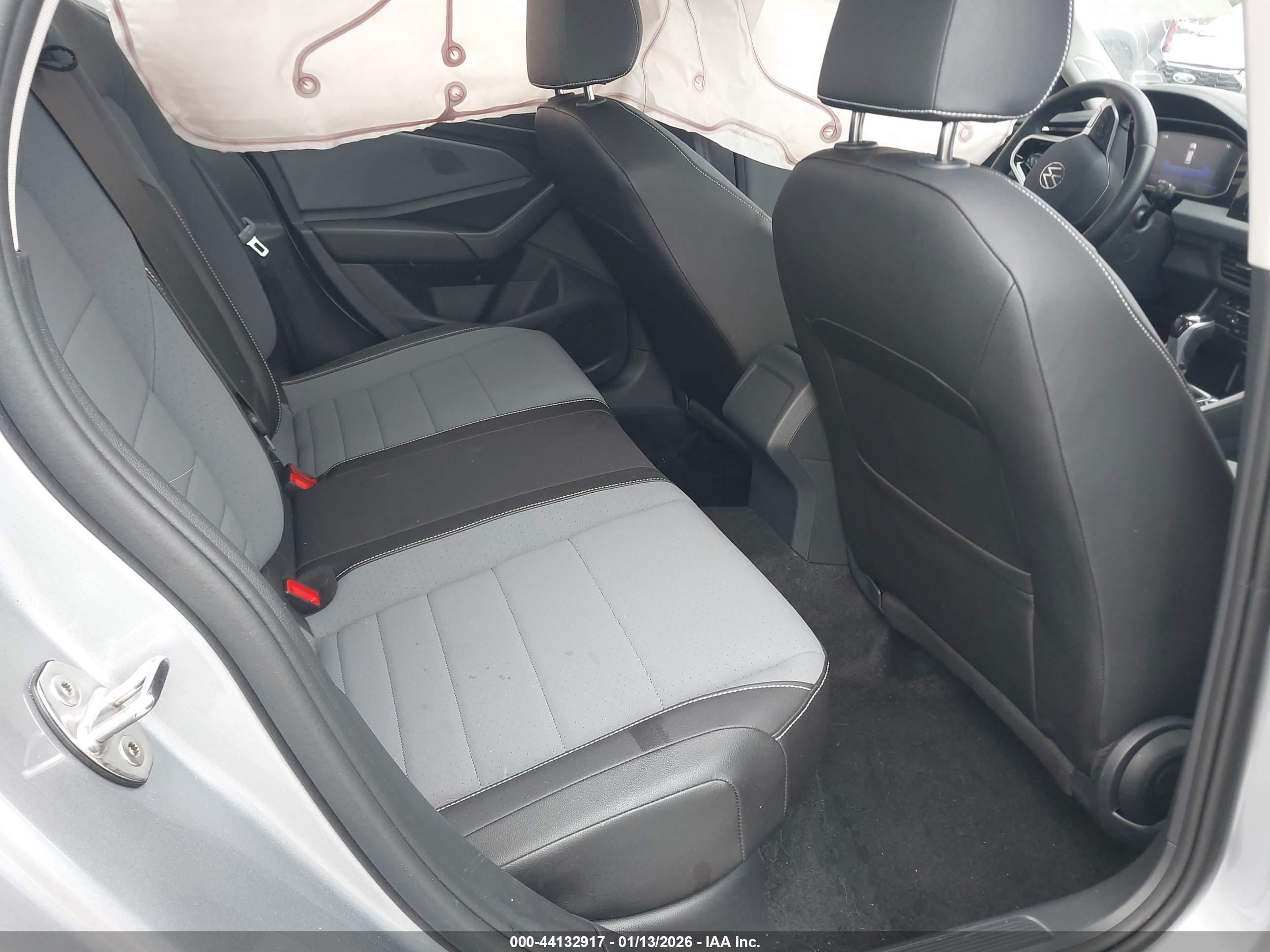 VOLKSWAGEN JETTA image 8