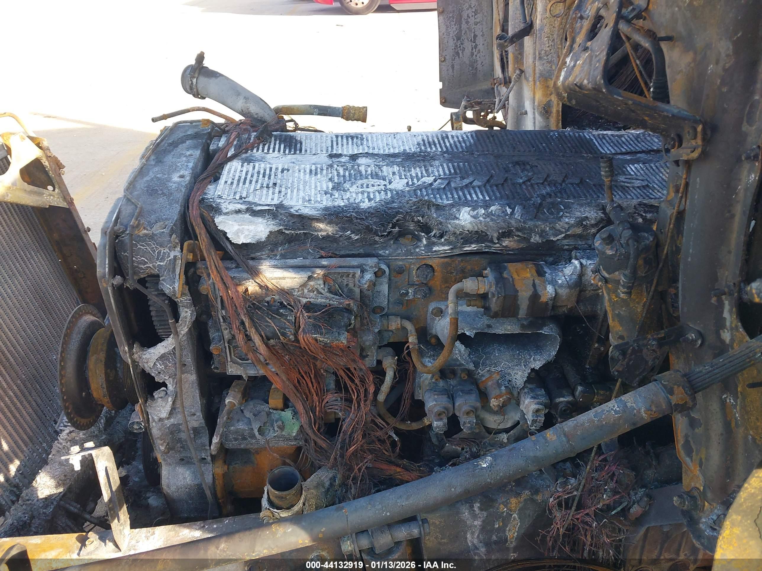 VOLVO VN image 10