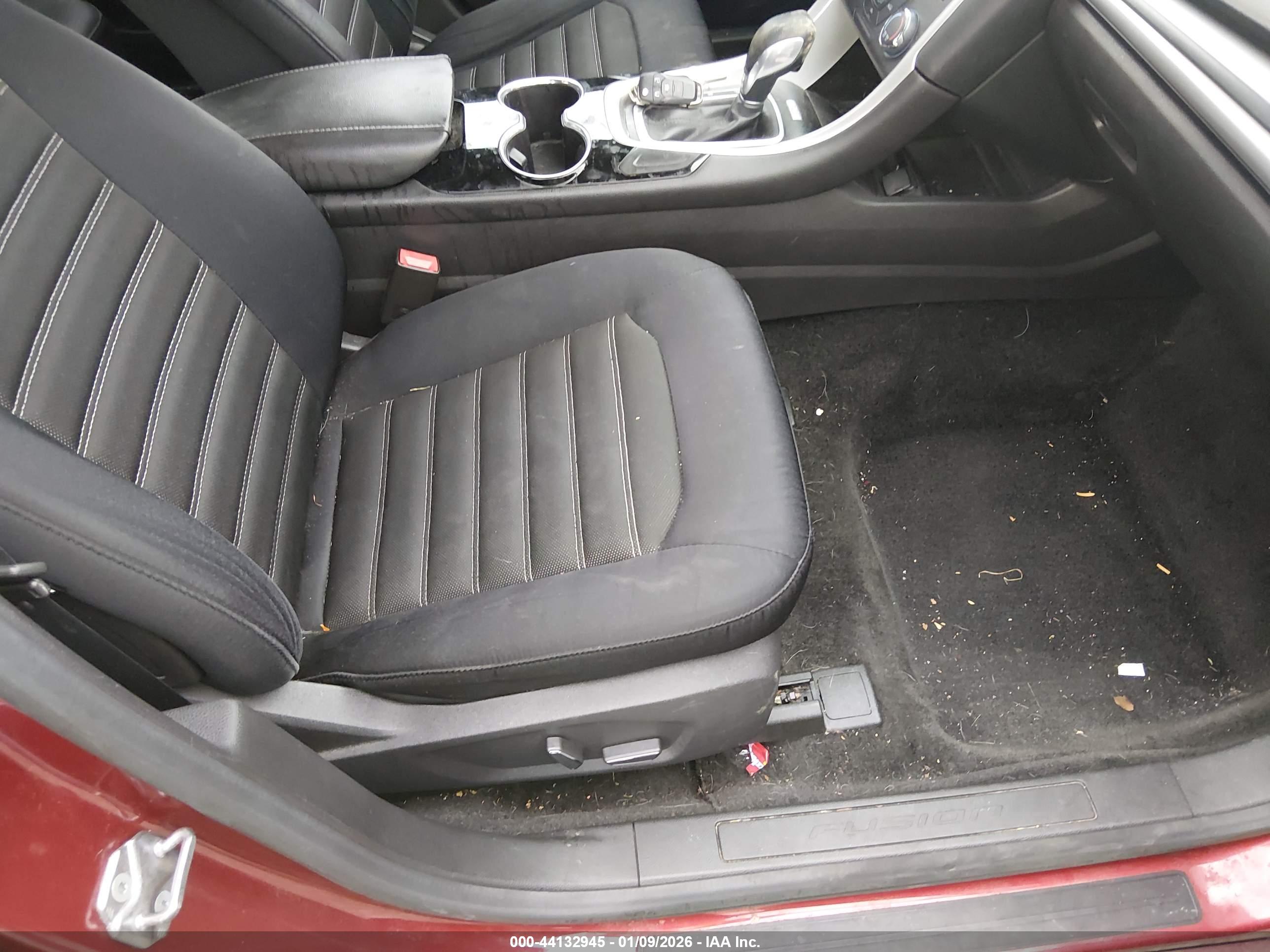 FORD FUSION image 5