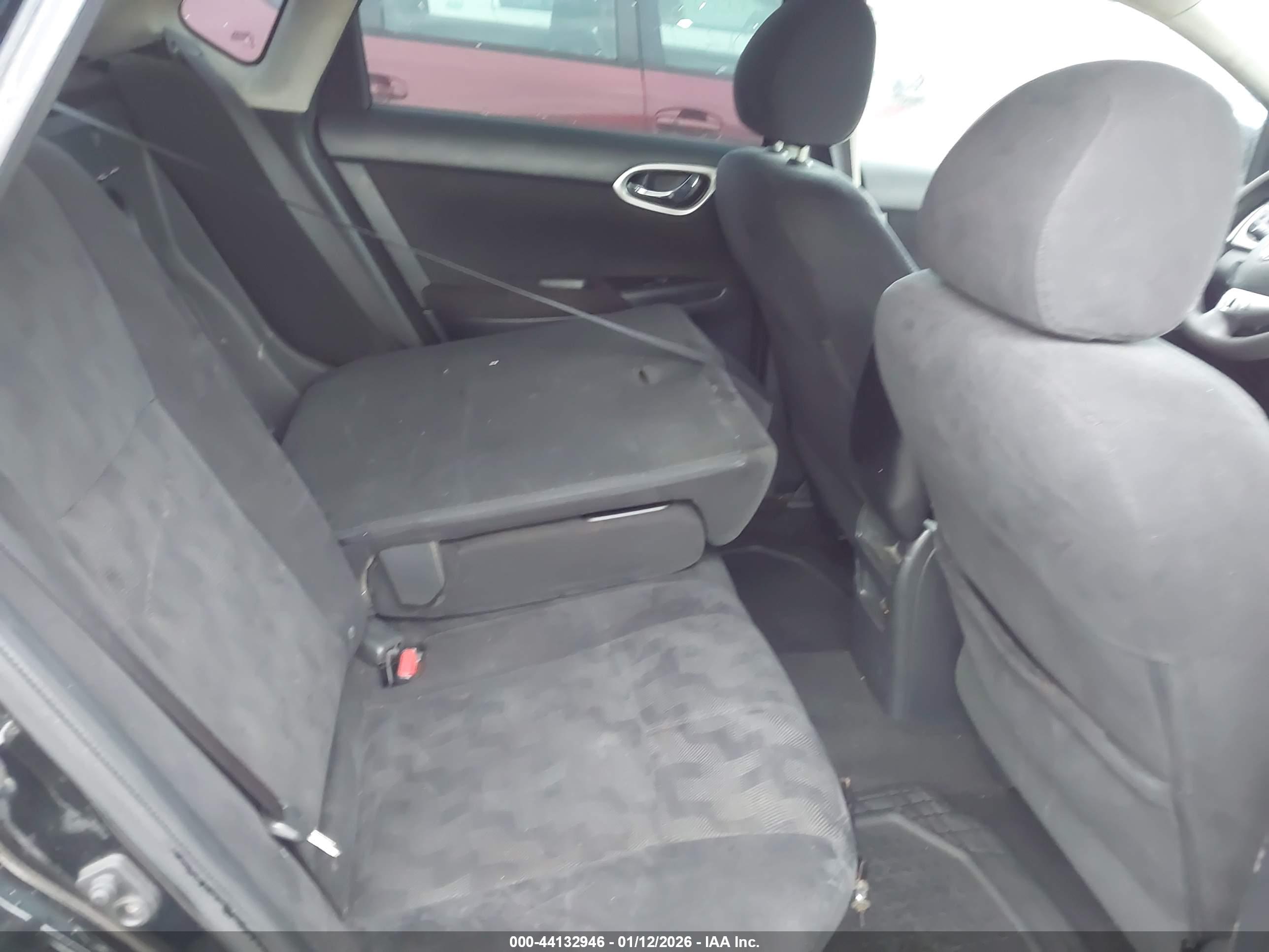 NISSAN SENTRA image 8
