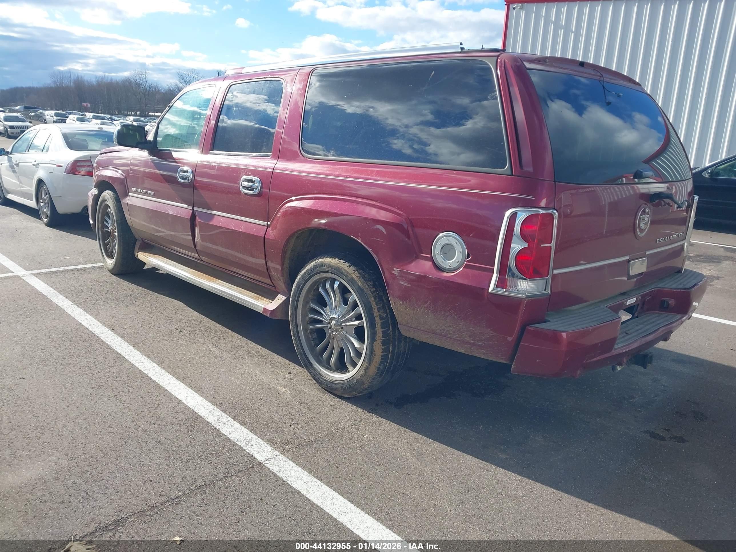 CADILLAC ESCALADE image 3