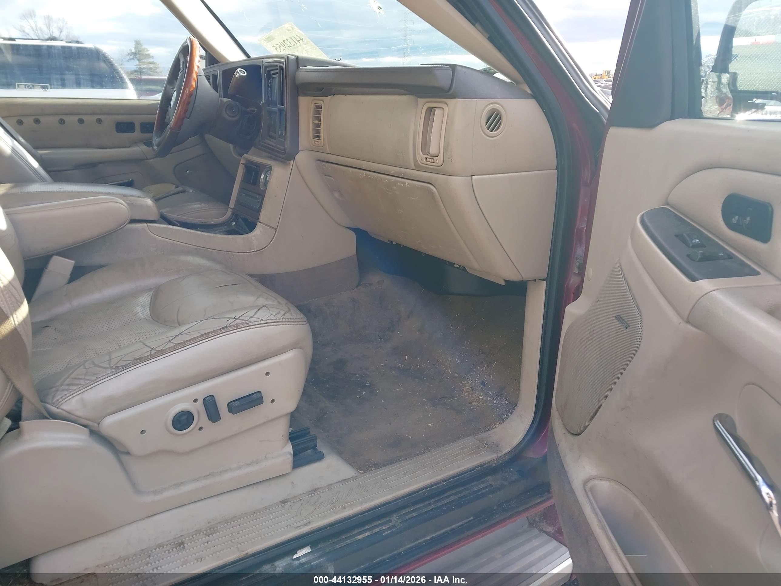 CADILLAC ESCALADE image 5
