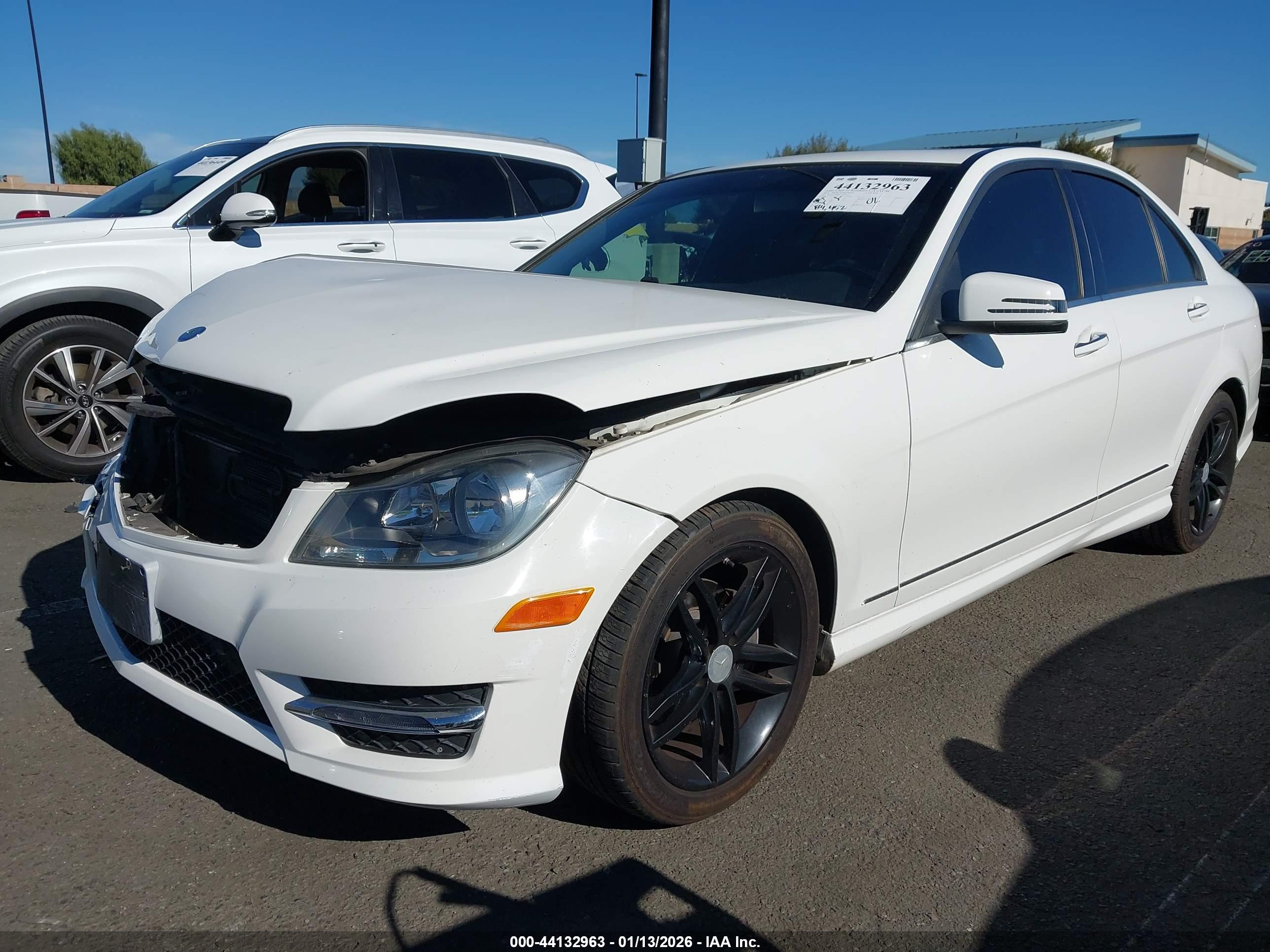 MERCEDES-BENZ C-CLASS image 2