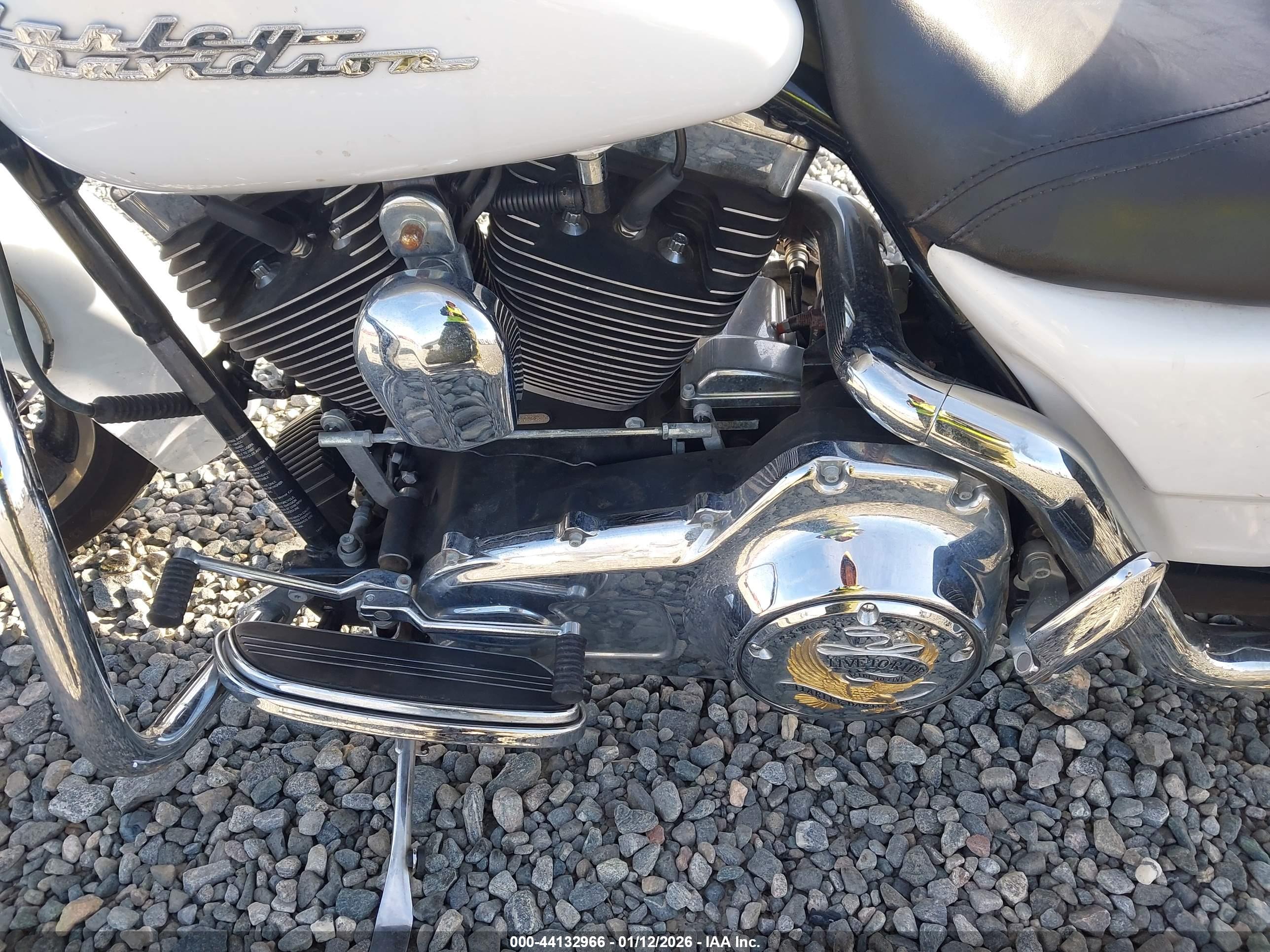 HARLEY-DAVIDSON FLHRS image 9