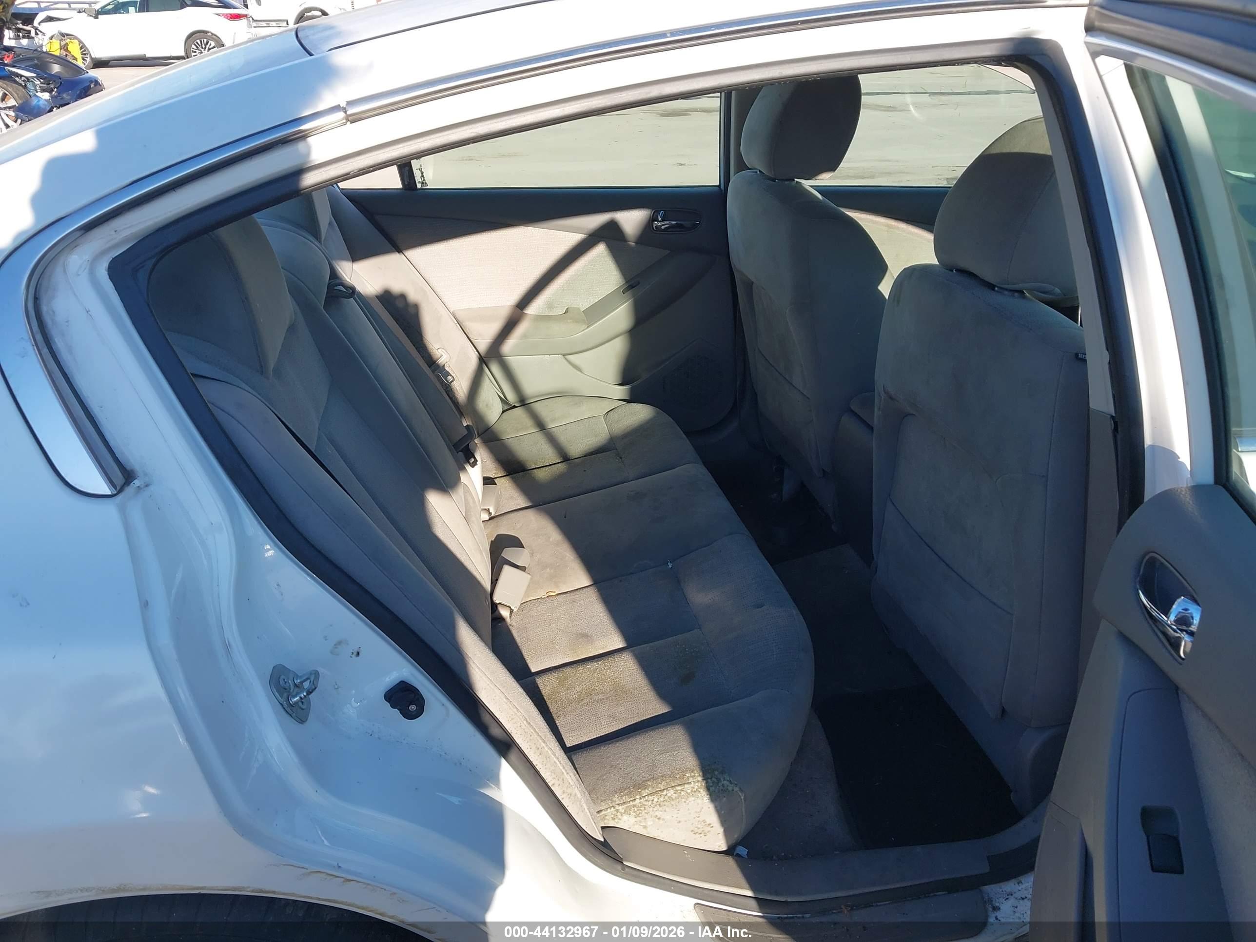 NISSAN ALTIMA image 8