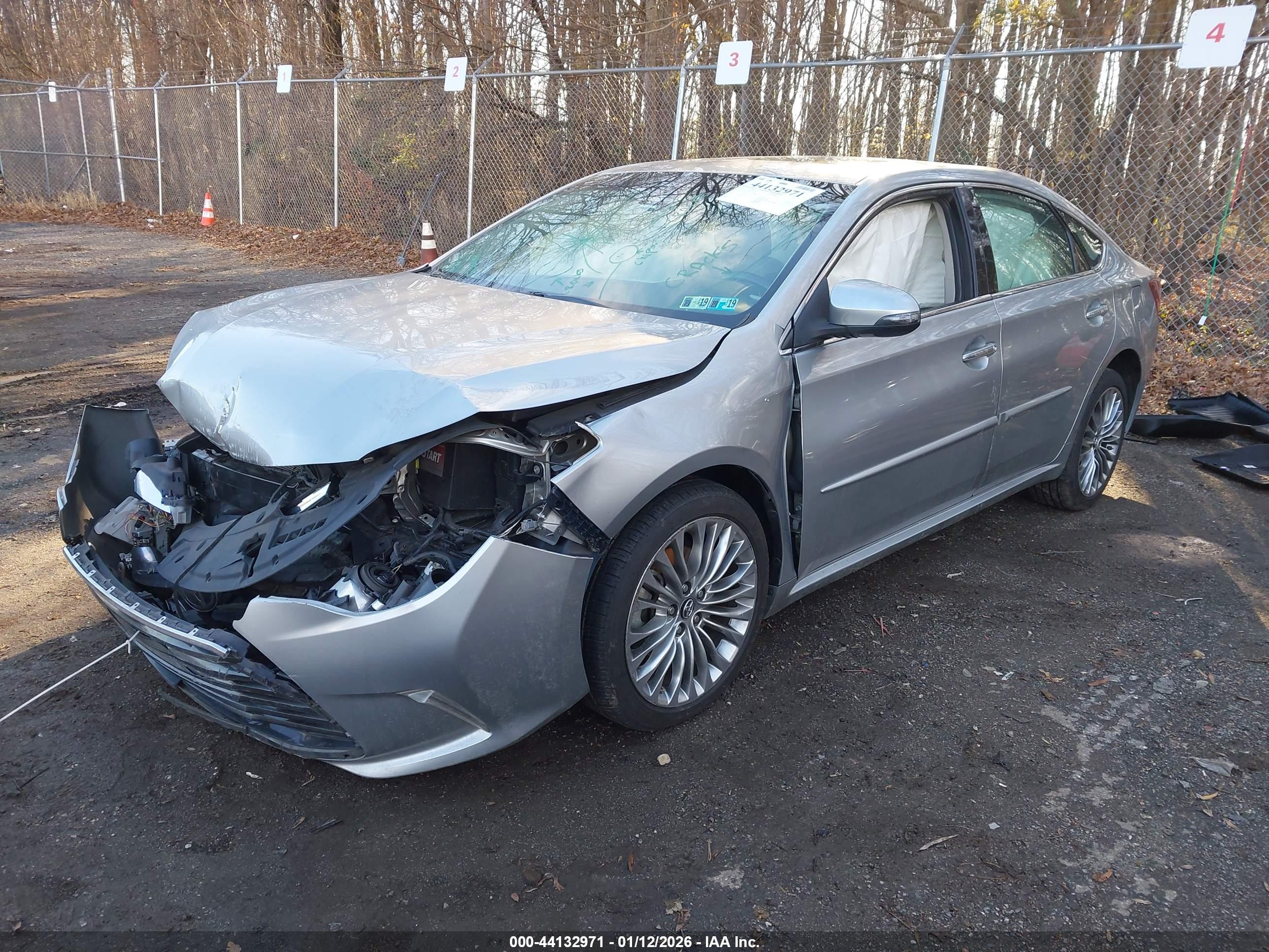 TOYOTA AVALON image 2