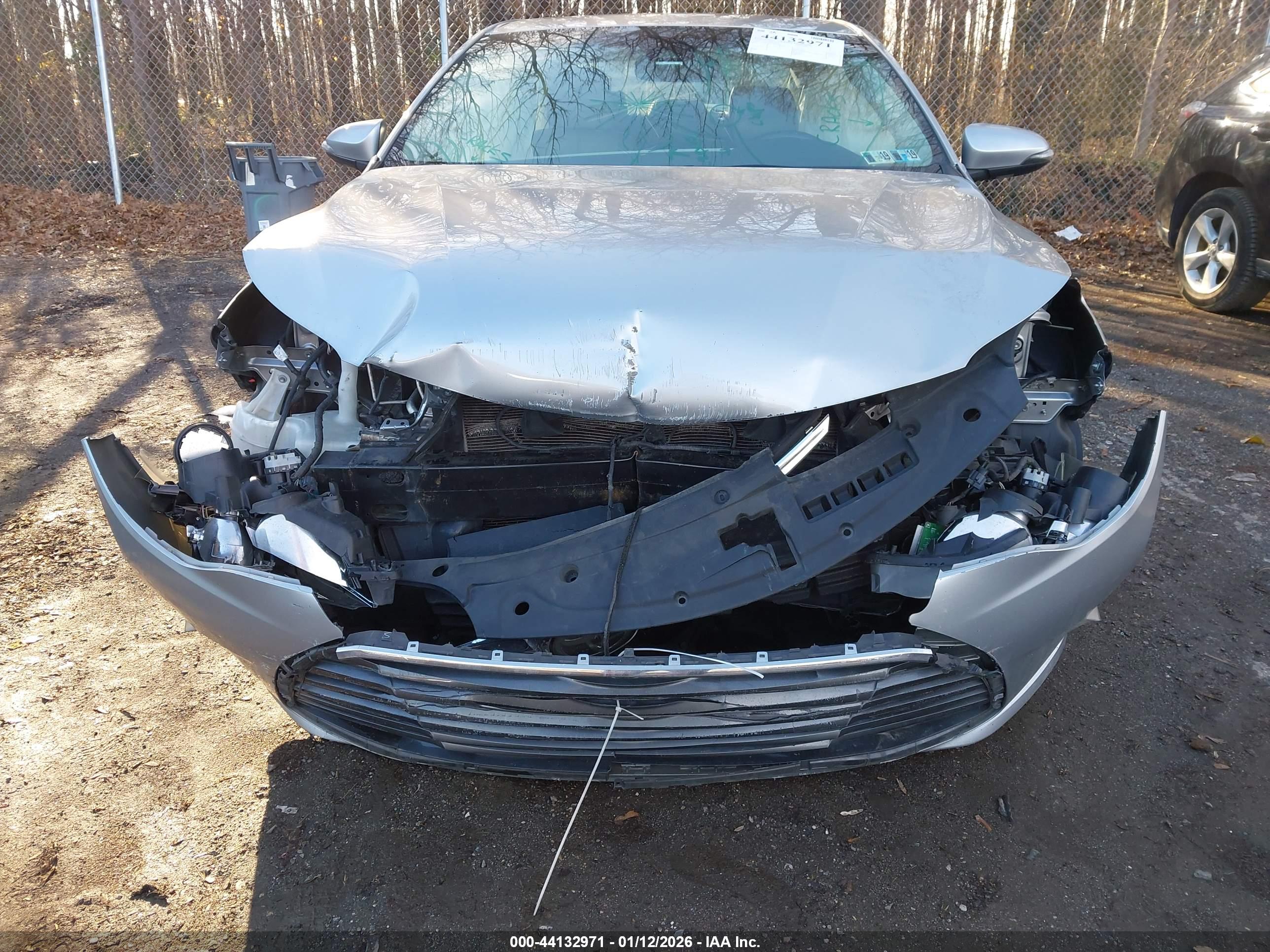 TOYOTA AVALON image 6