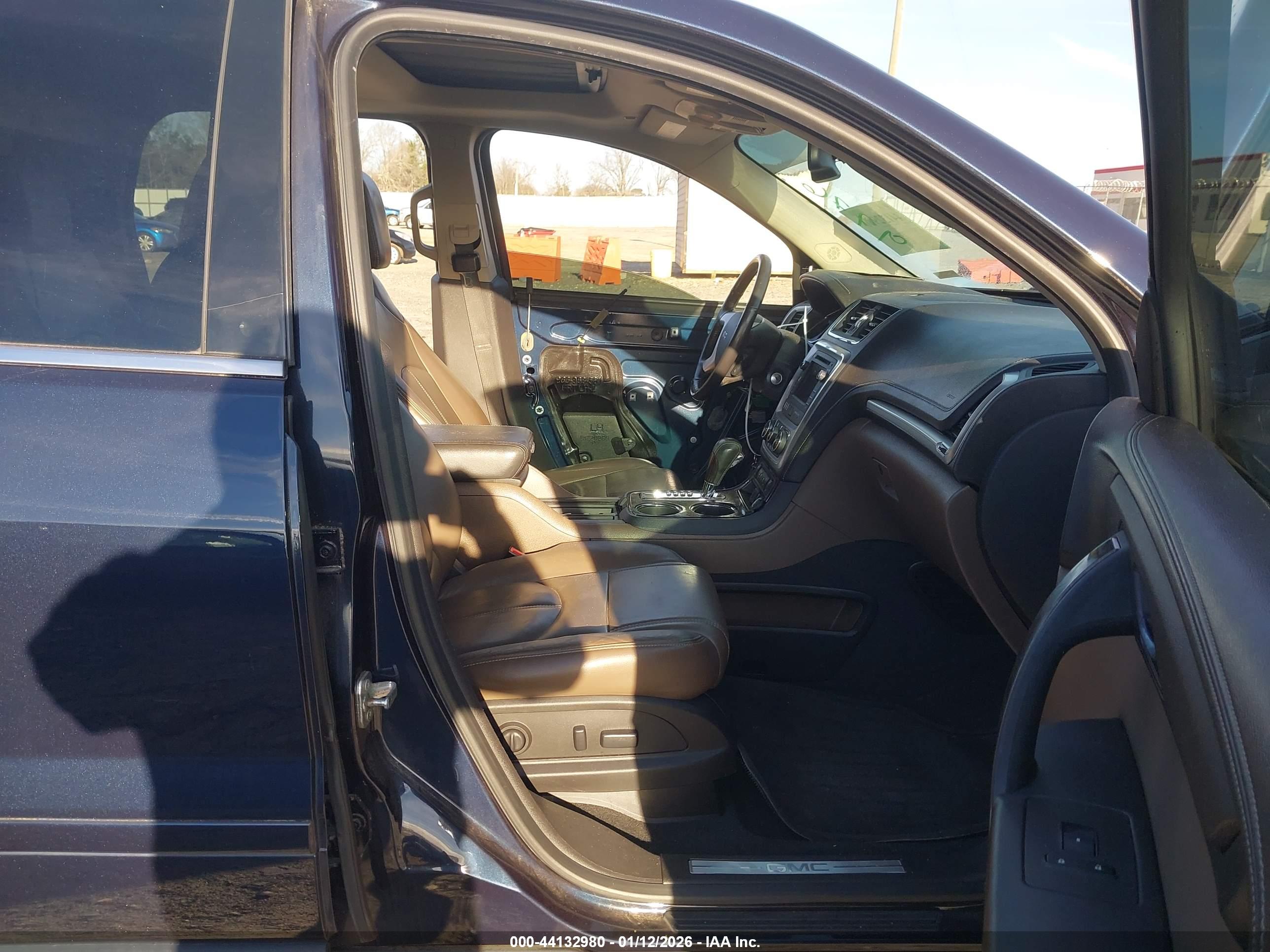 GMC ACADIA image 5