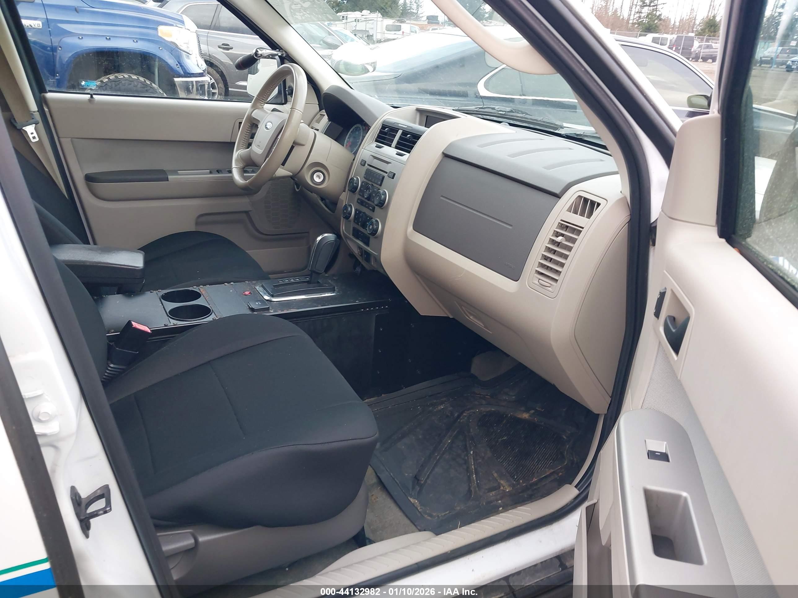 FORD ESCAPE image 5