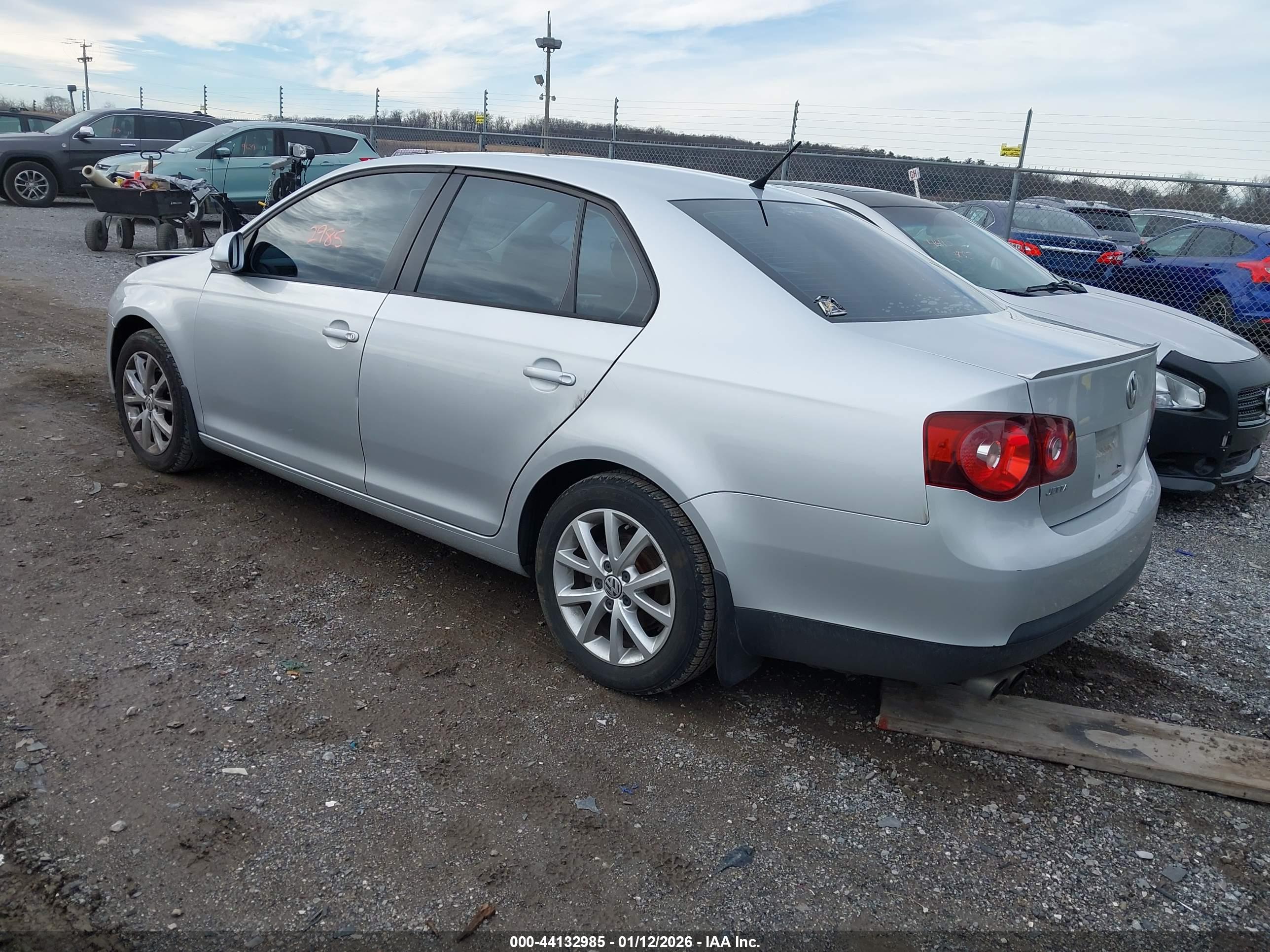 VOLKSWAGEN JETTA image 3