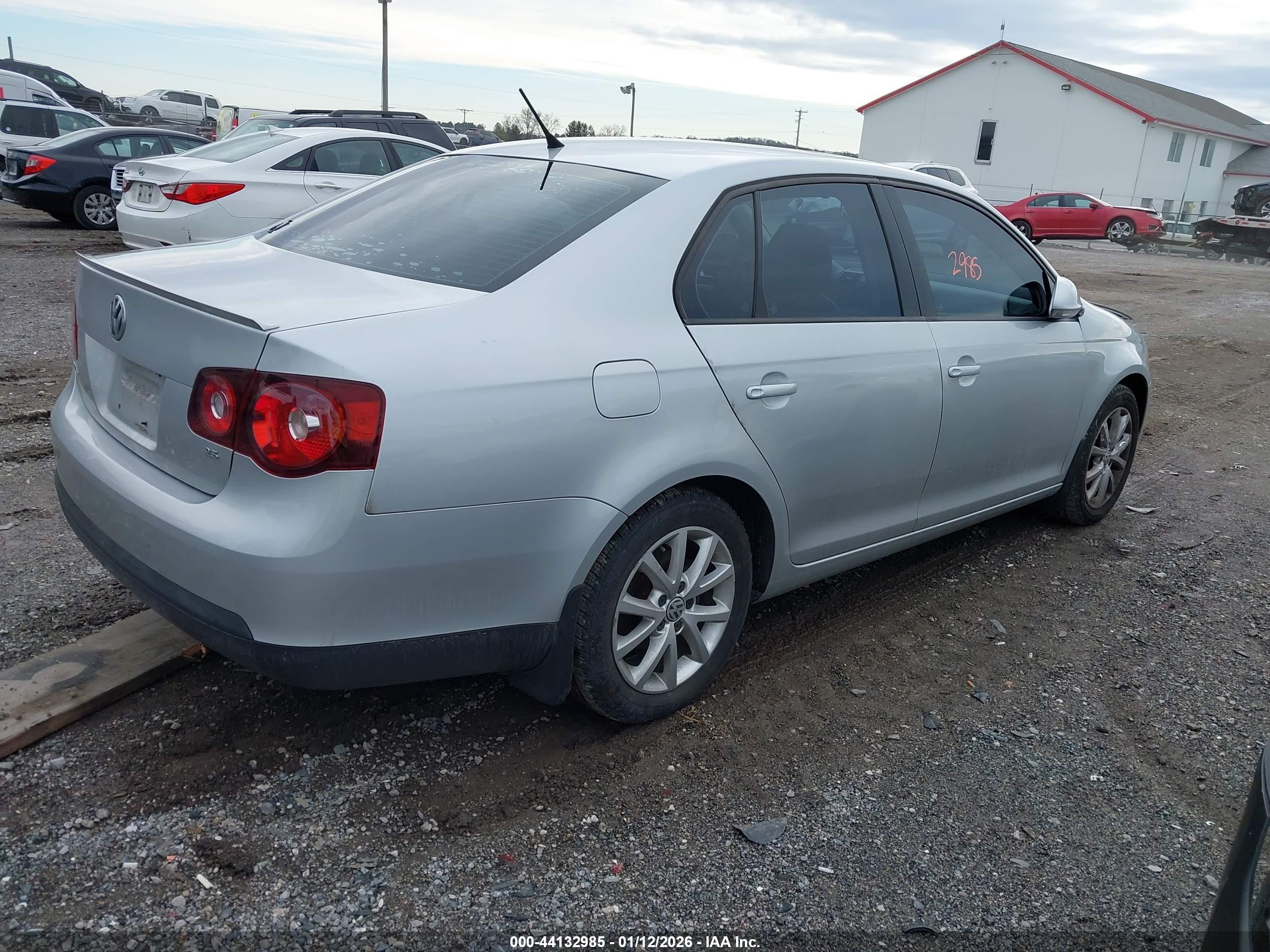 VOLKSWAGEN JETTA image 4