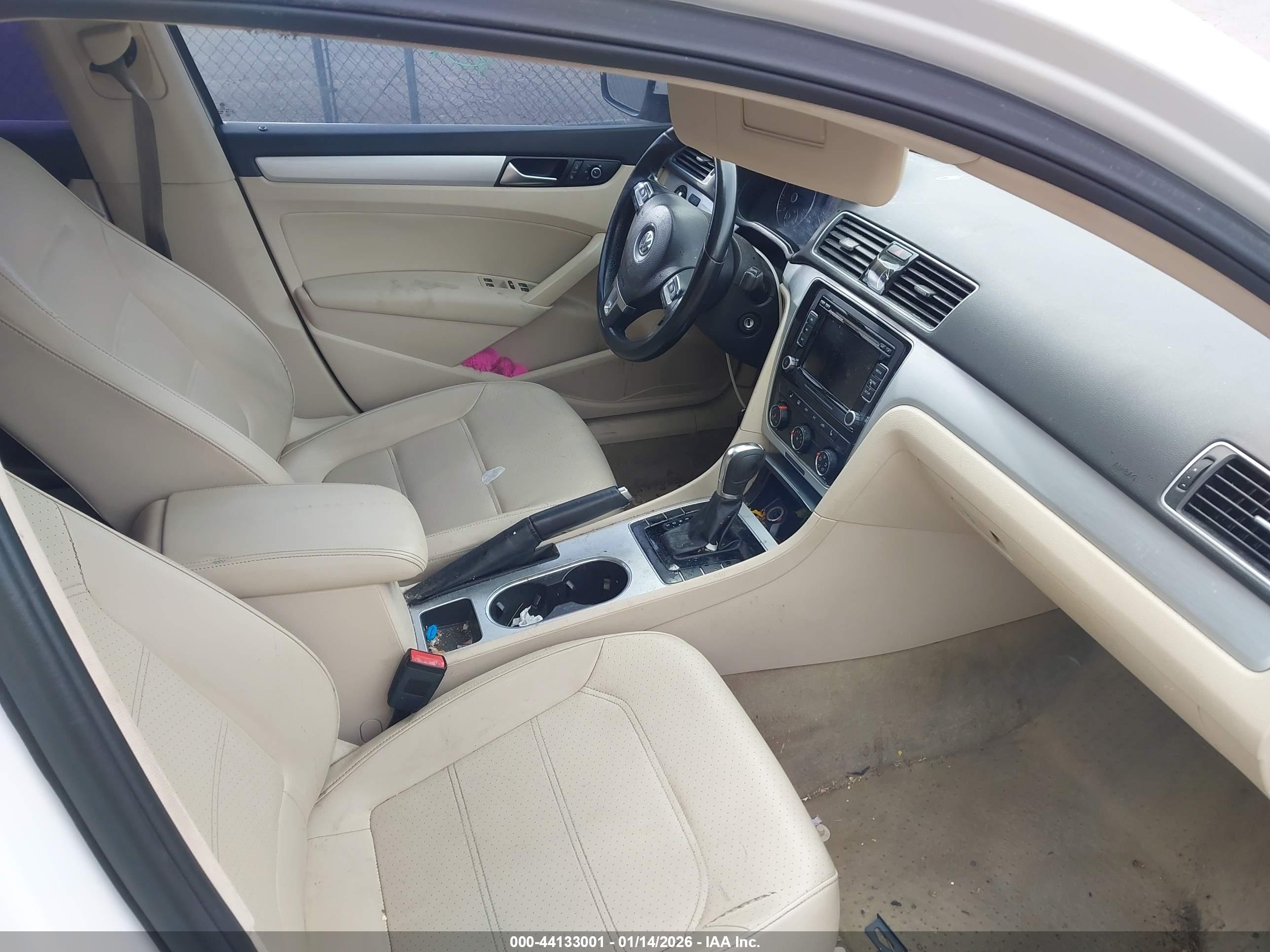 VOLKSWAGEN PASSAT image 5