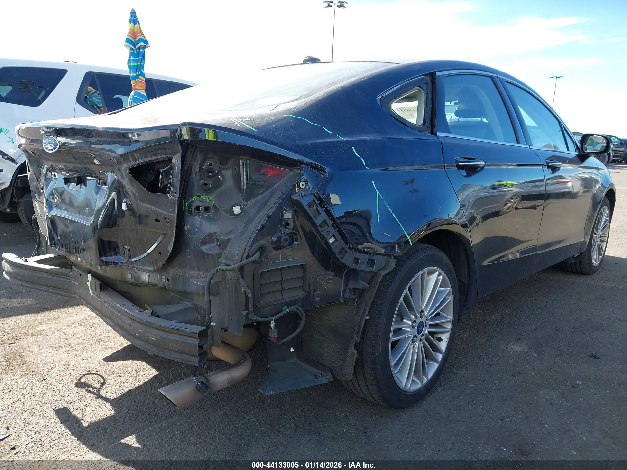FORD FUSION image 4