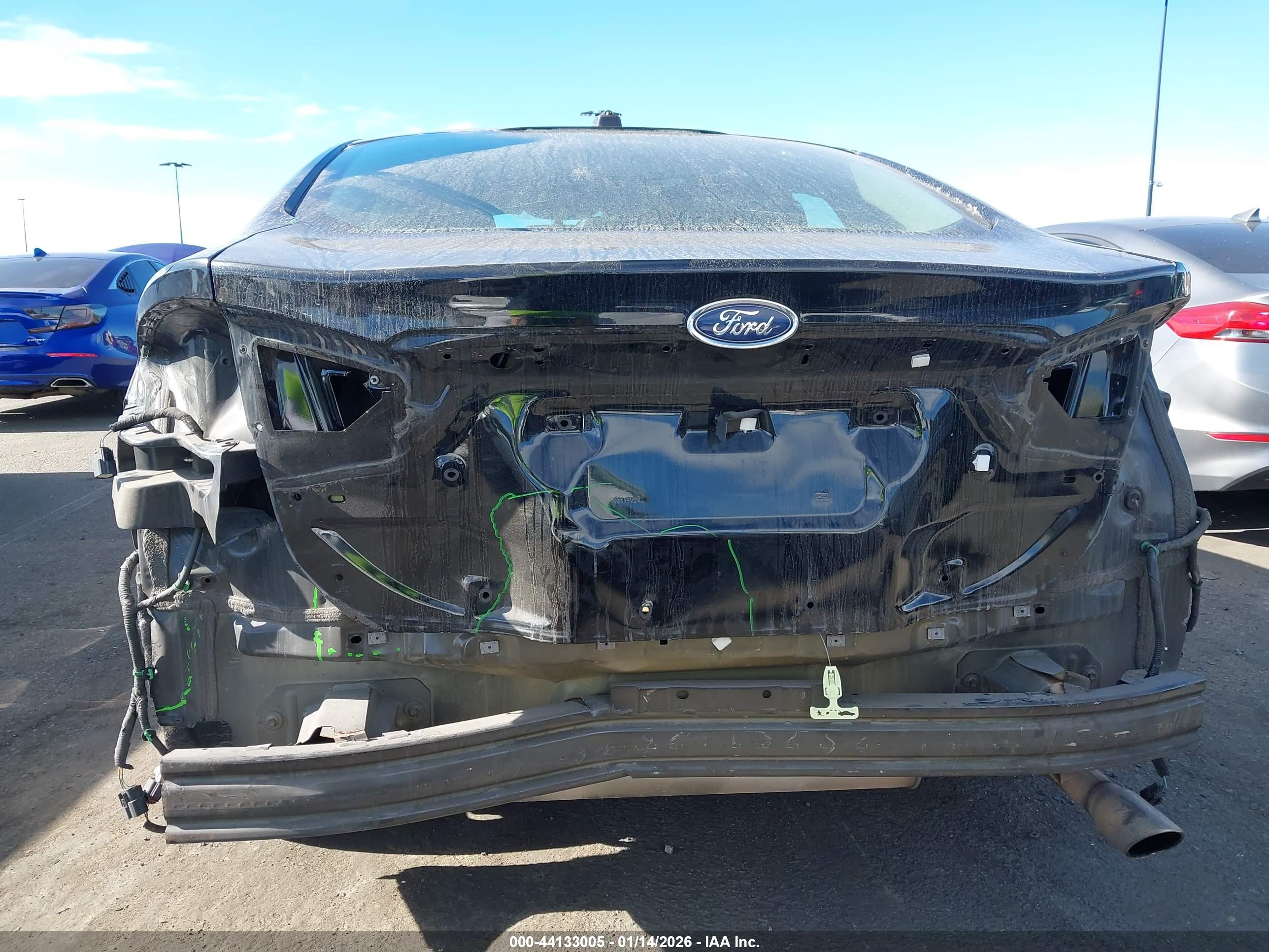 FORD FUSION image 6