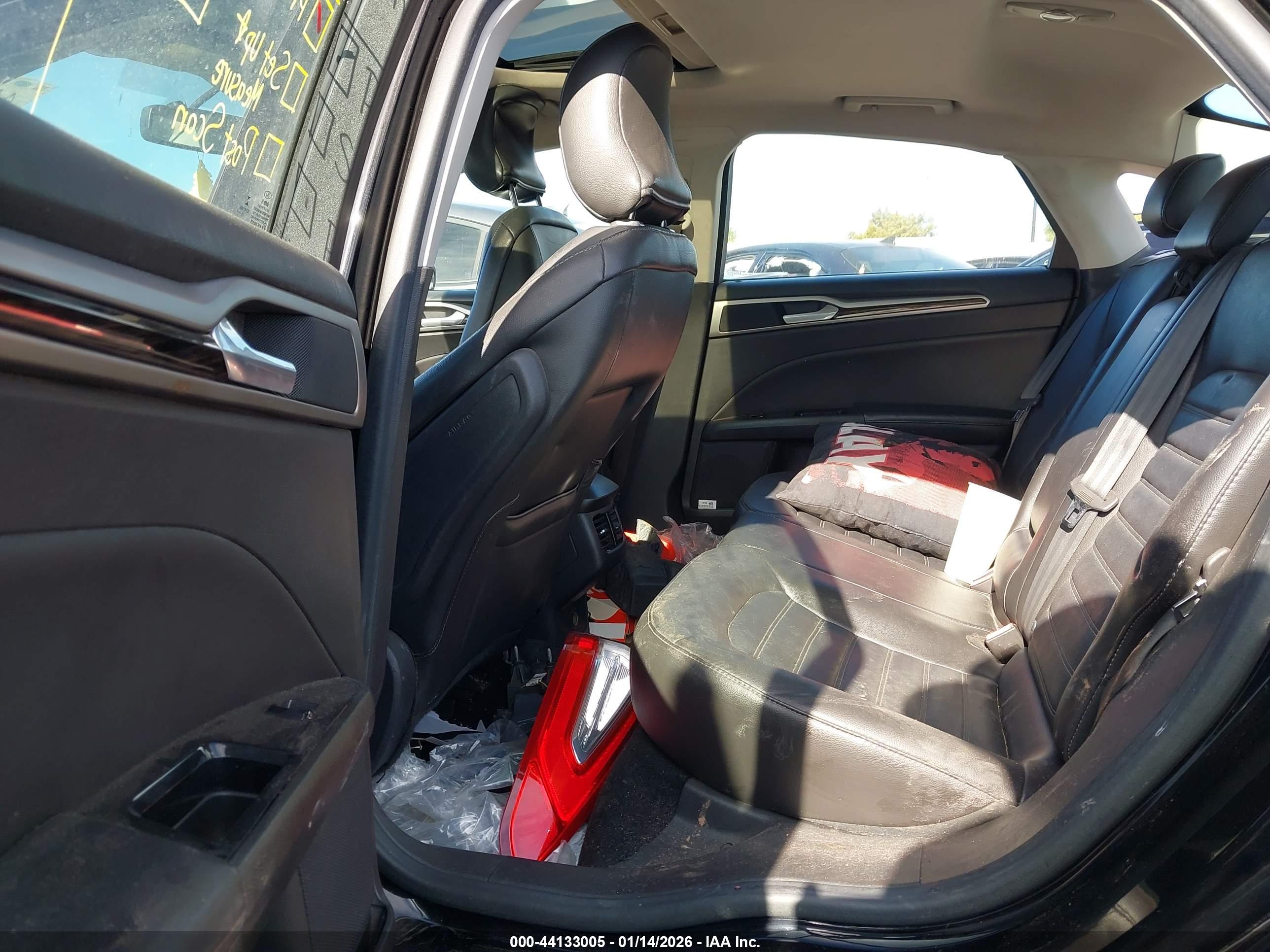 FORD FUSION image 8