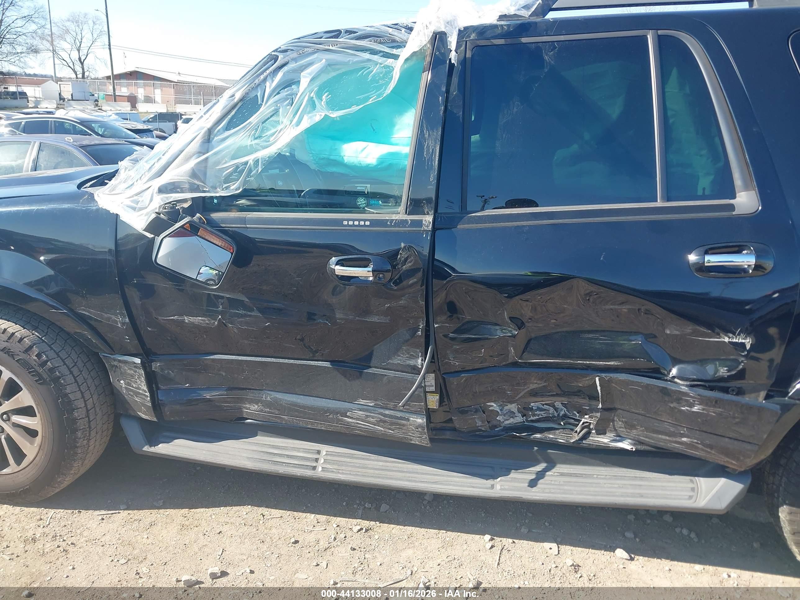 FORD EXPEDITION image 6