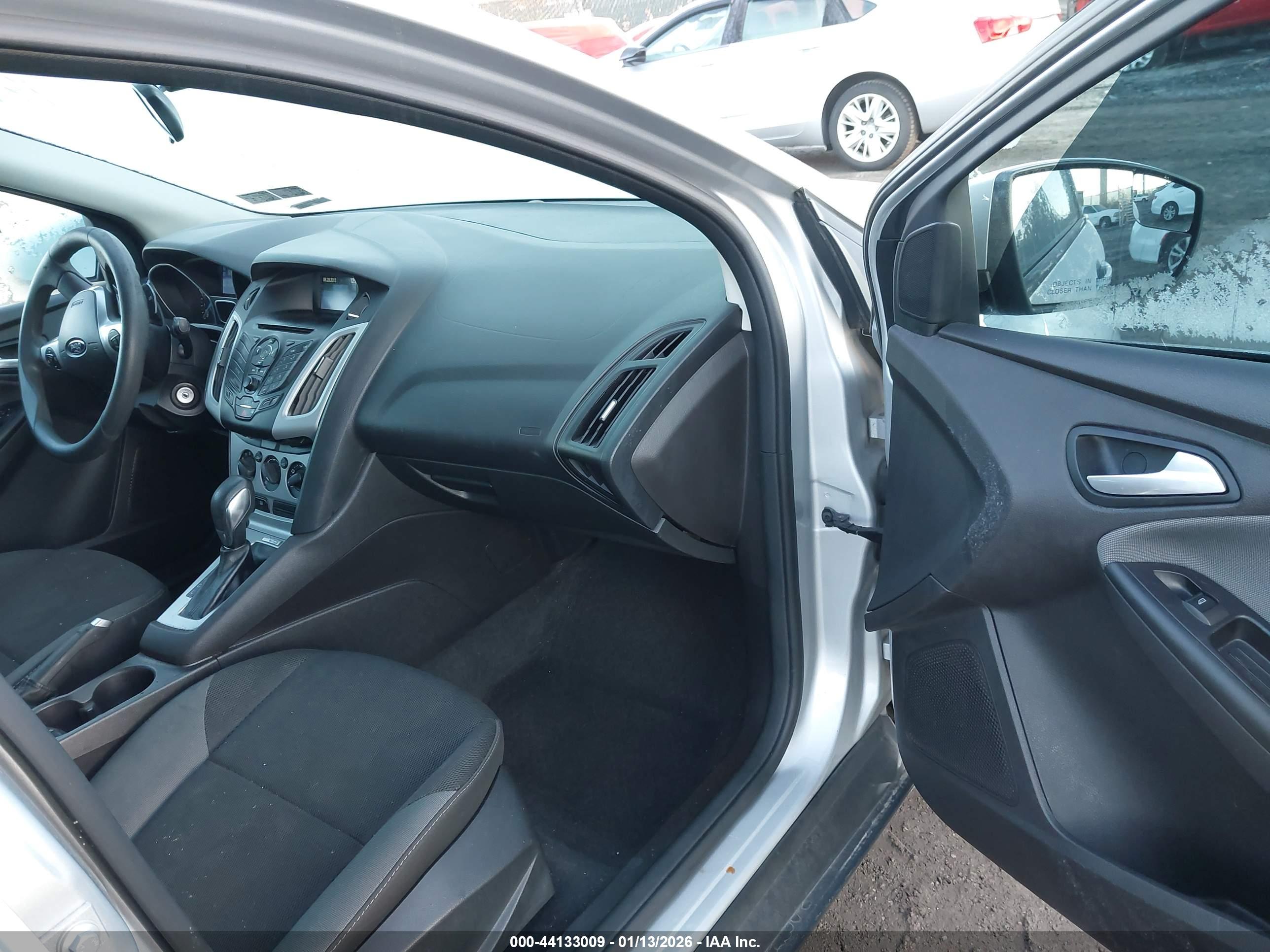 FORD FOCUS image 5