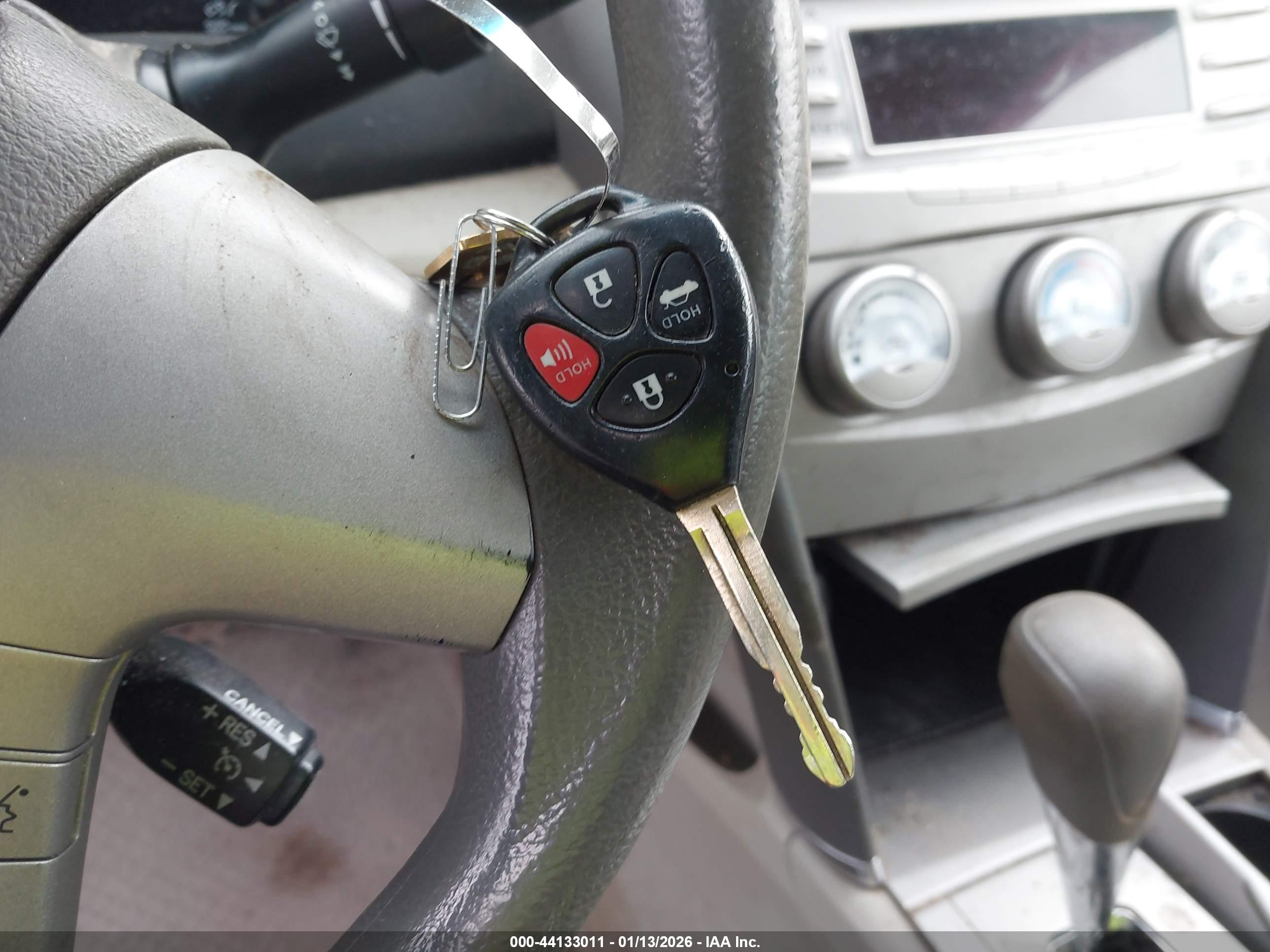 TOYOTA CAMRY image 11