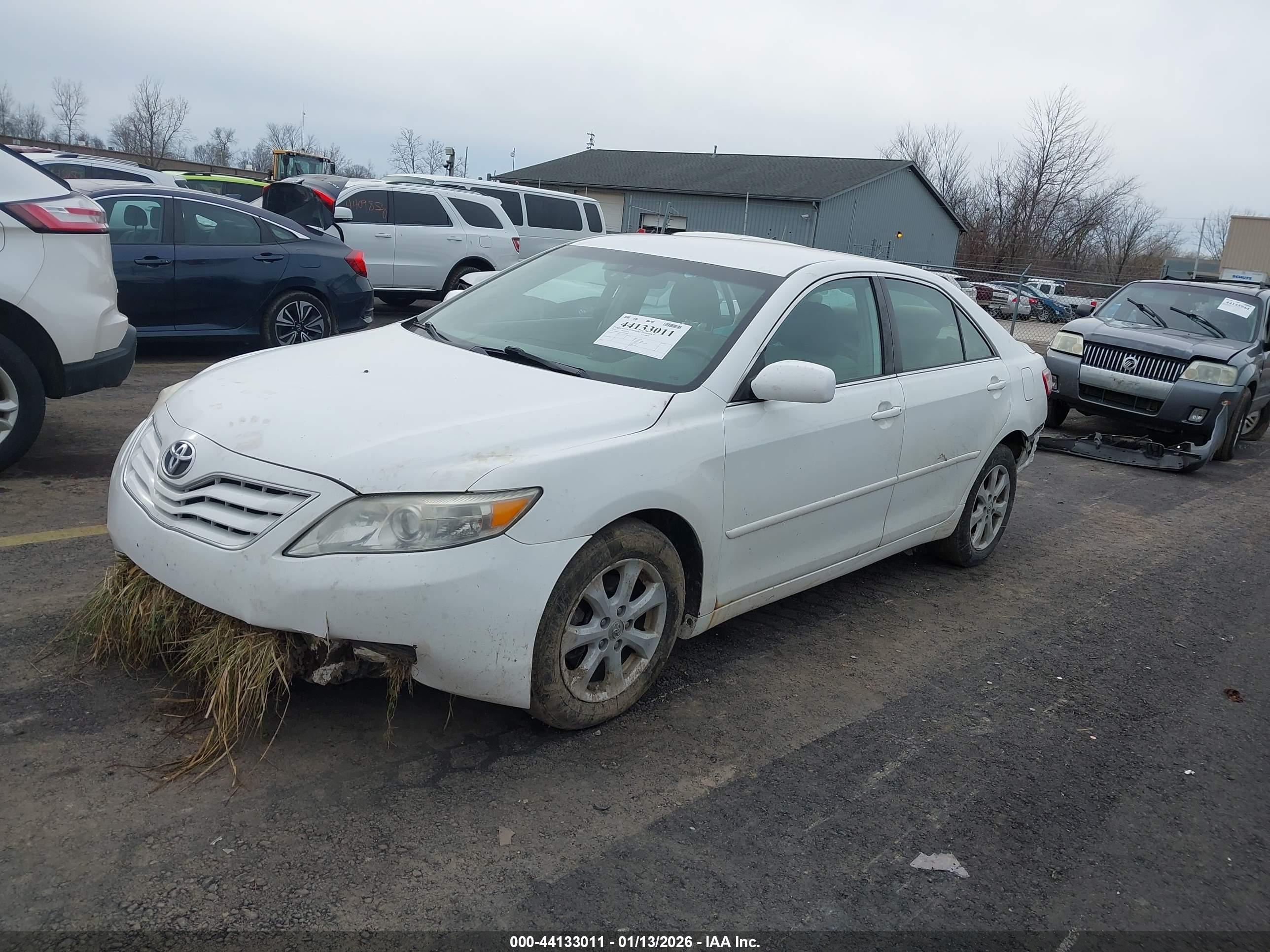 TOYOTA CAMRY image 2