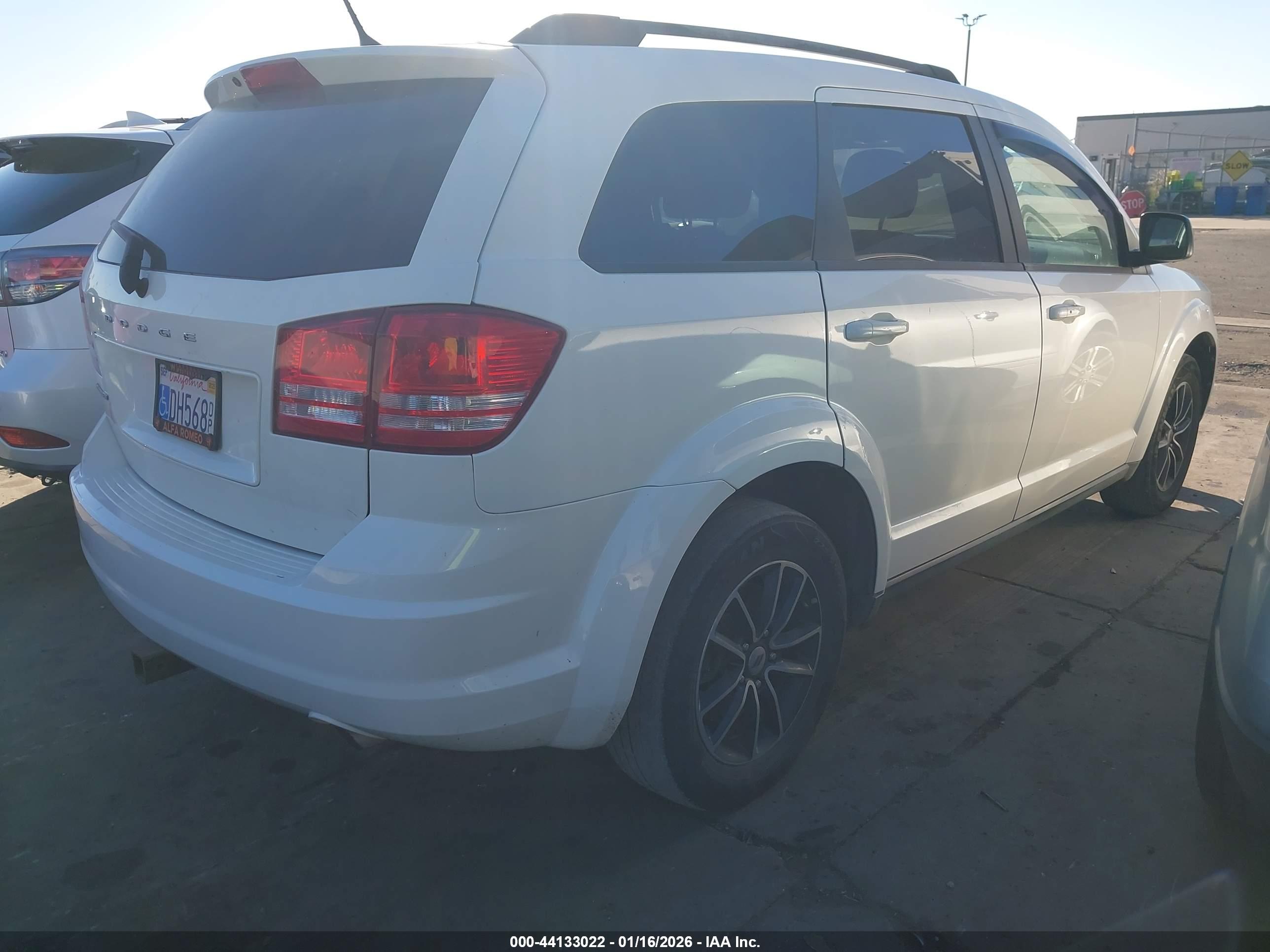 DODGE JOURNEY image 4