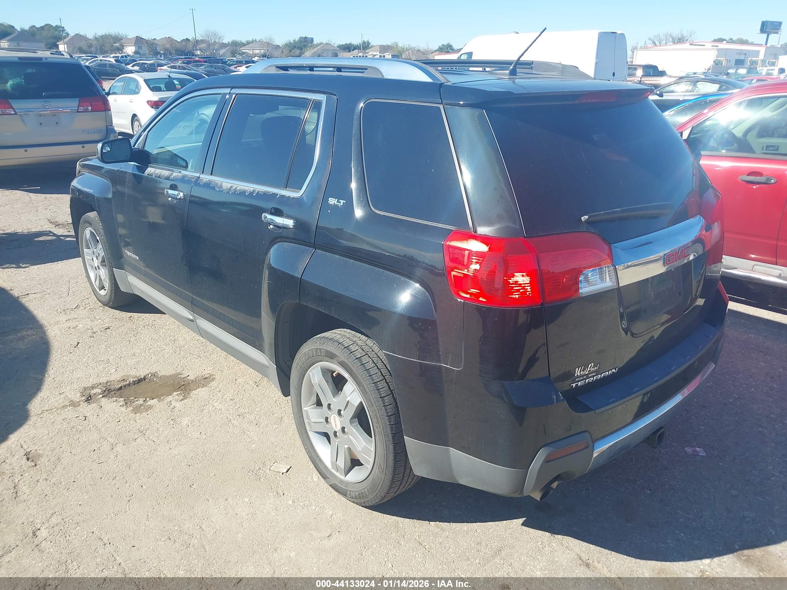 GMC TERRAIN image 3