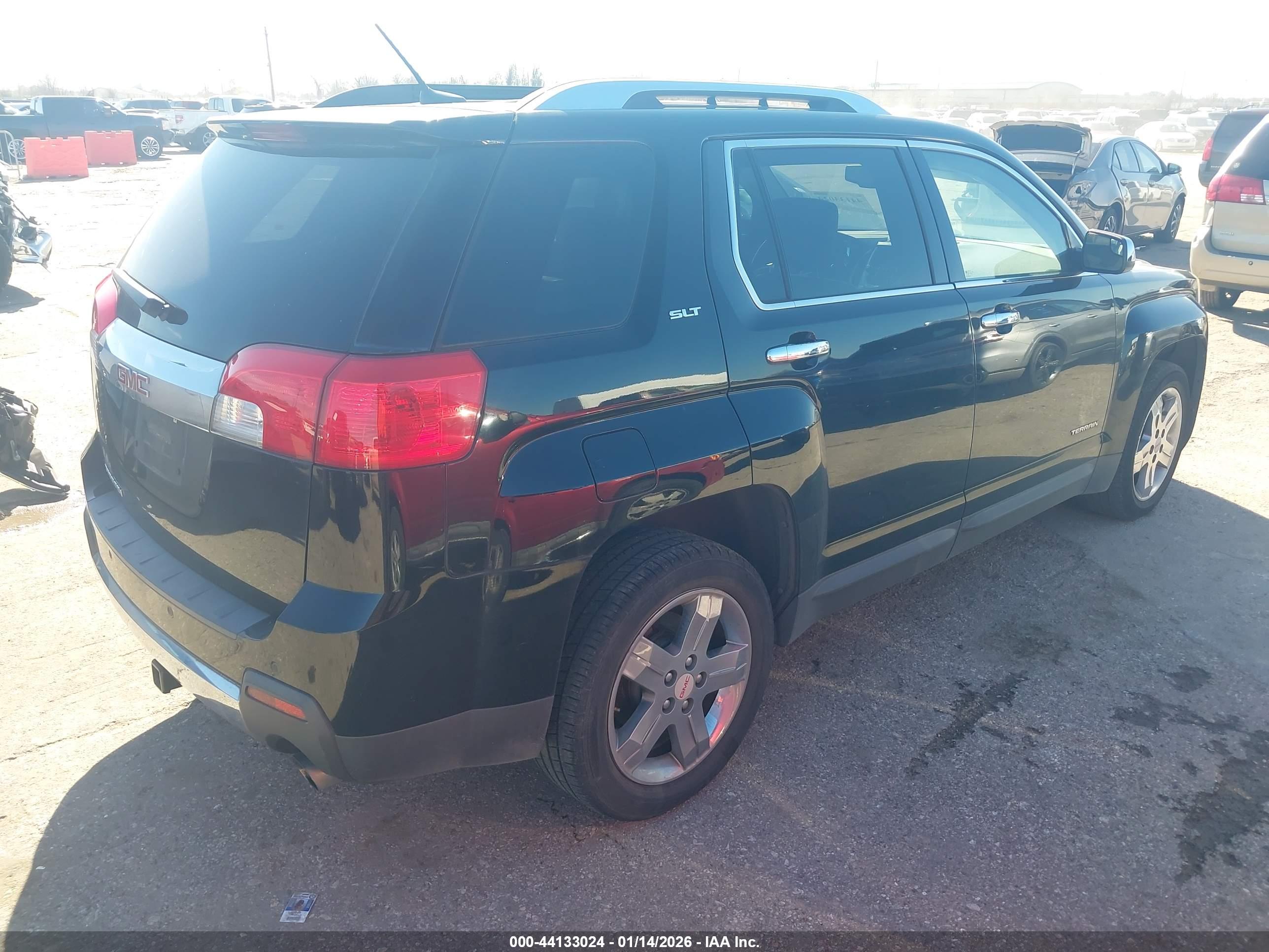 GMC TERRAIN image 4