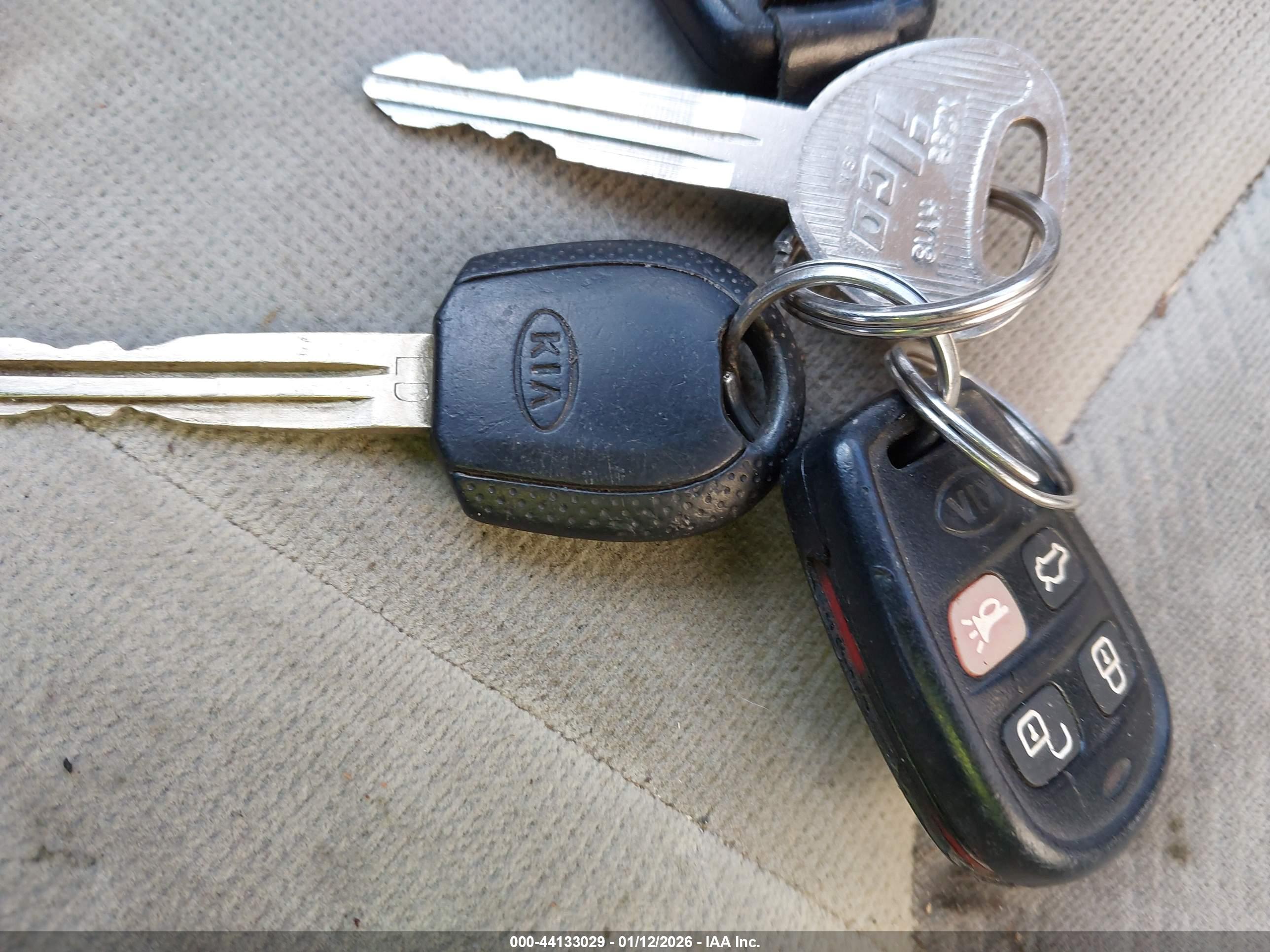 KIA SPECTRA image 11