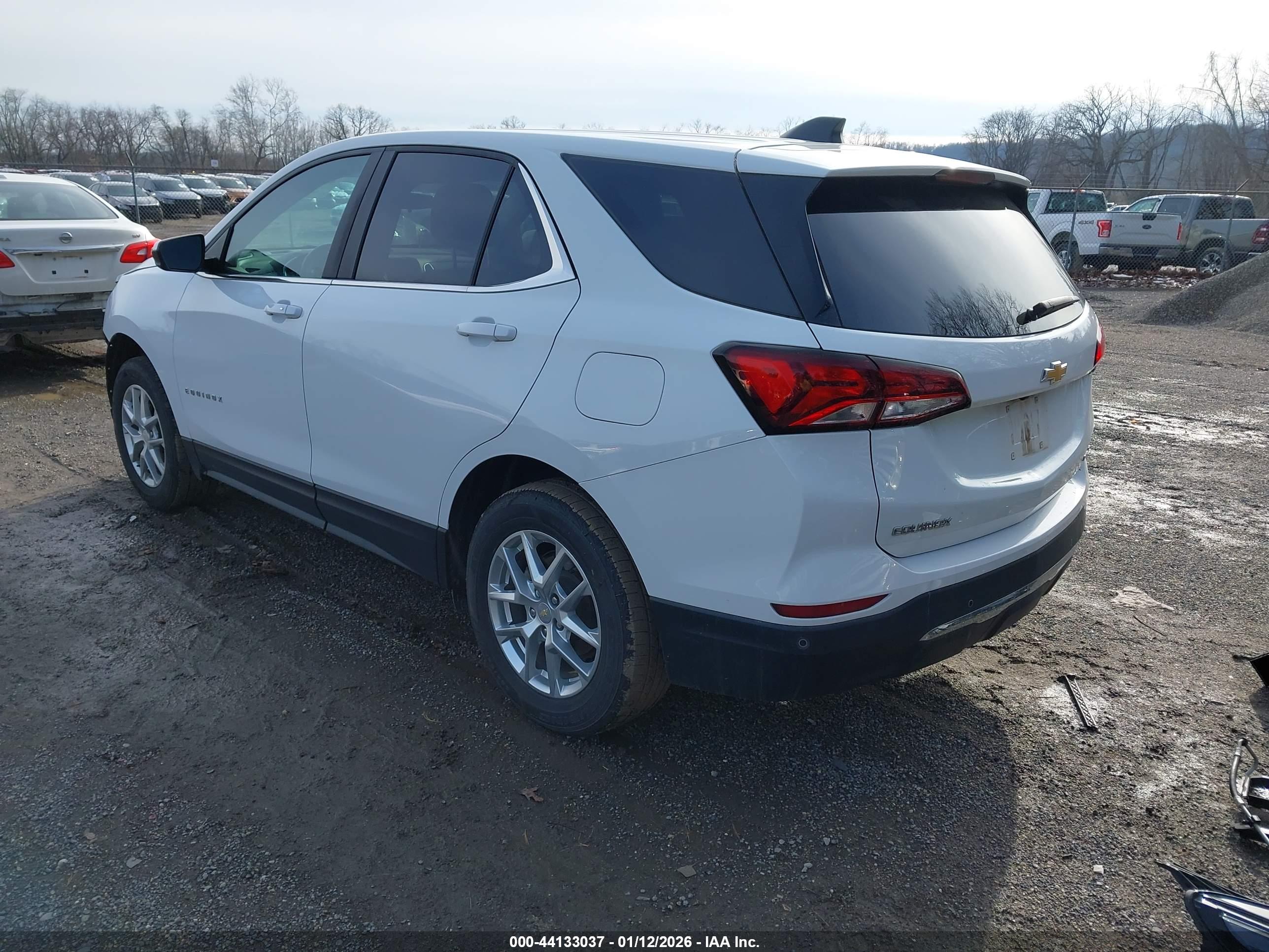 CHEVROLET EQUINOX image 3