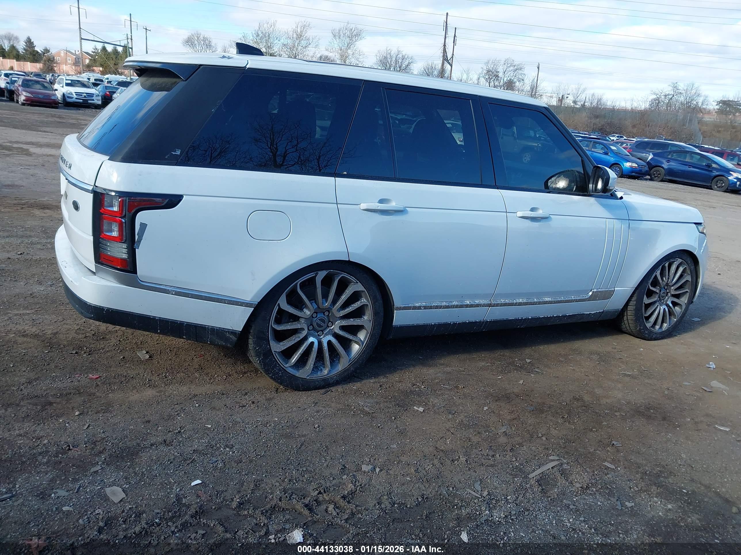 LAND ROVER image 4