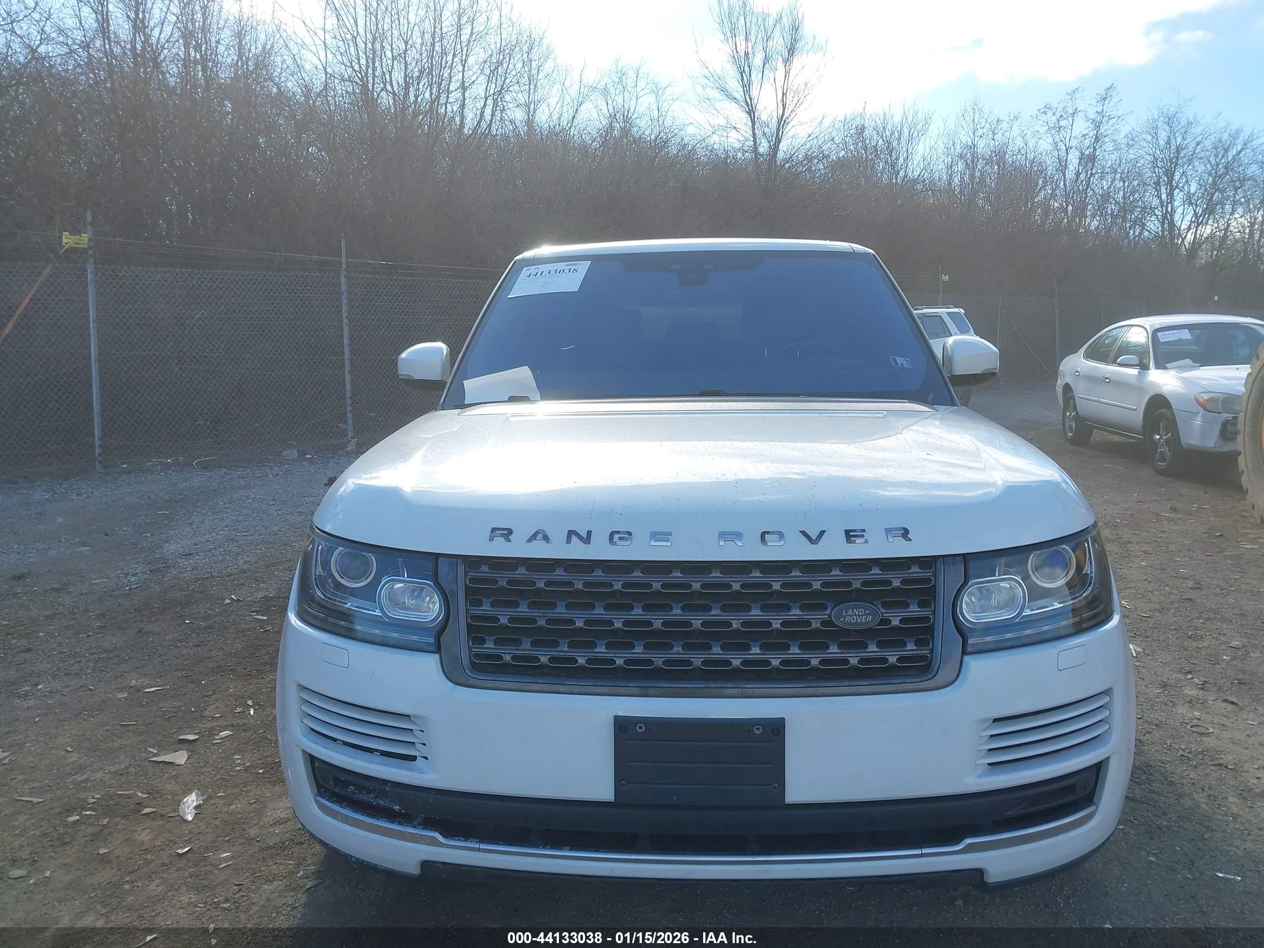 LAND ROVER image 6