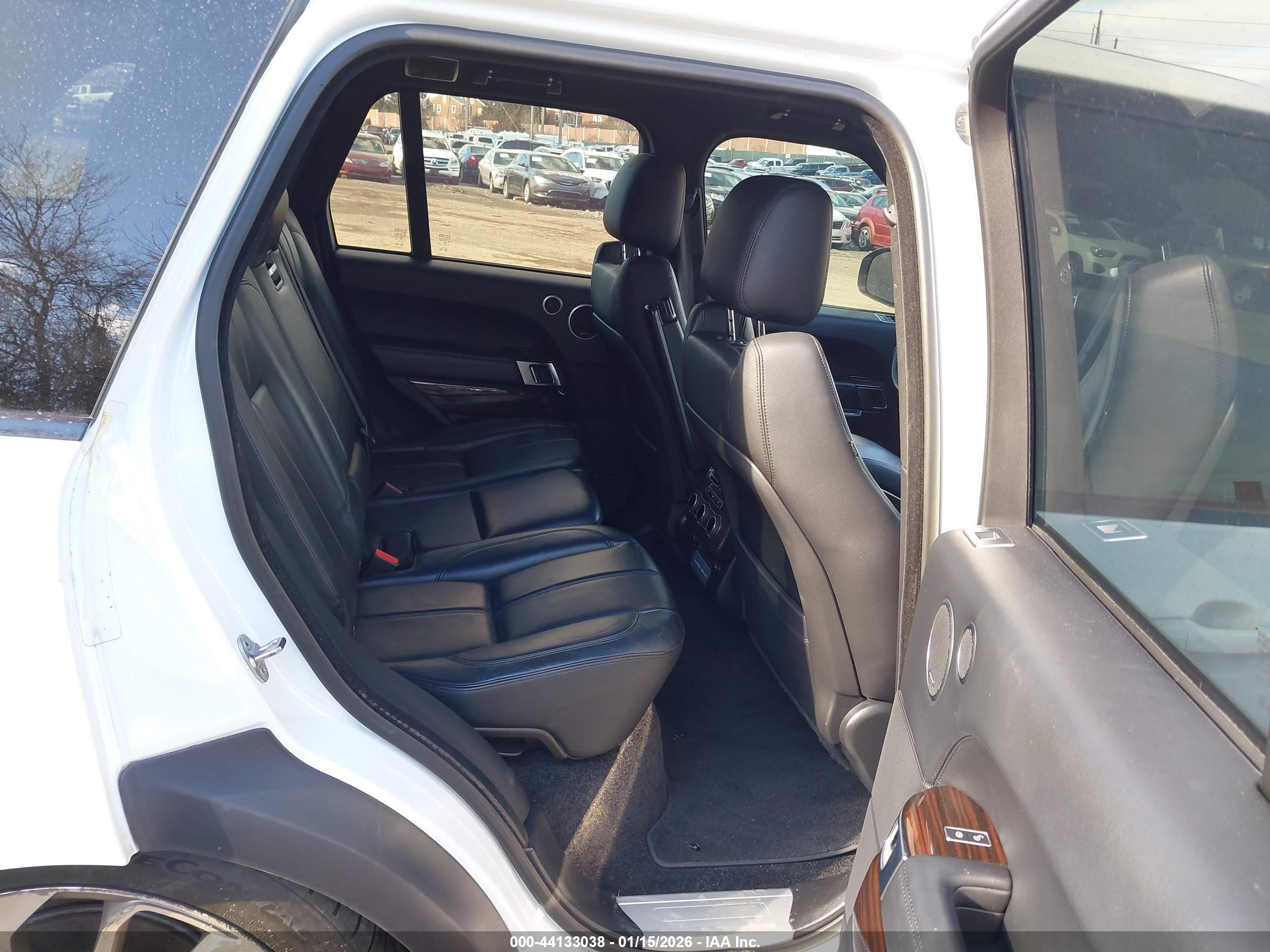 LAND ROVER image 8