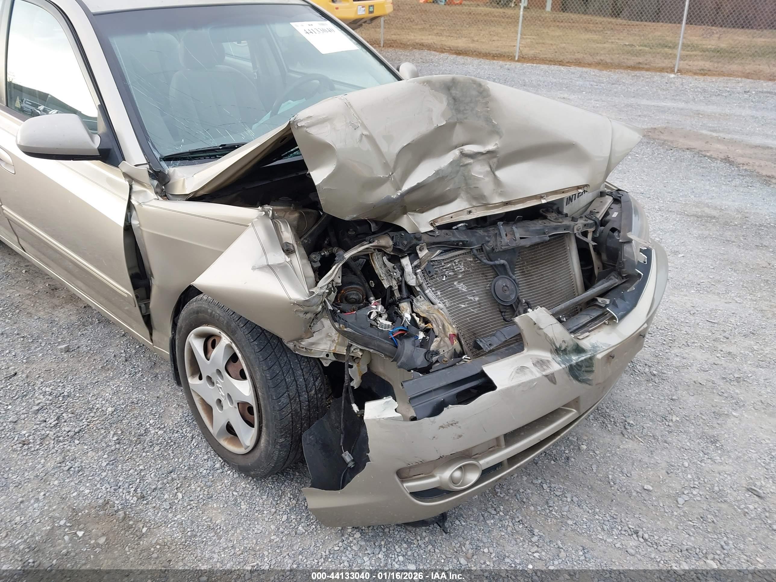 HYUNDAI ELANTRA image 6