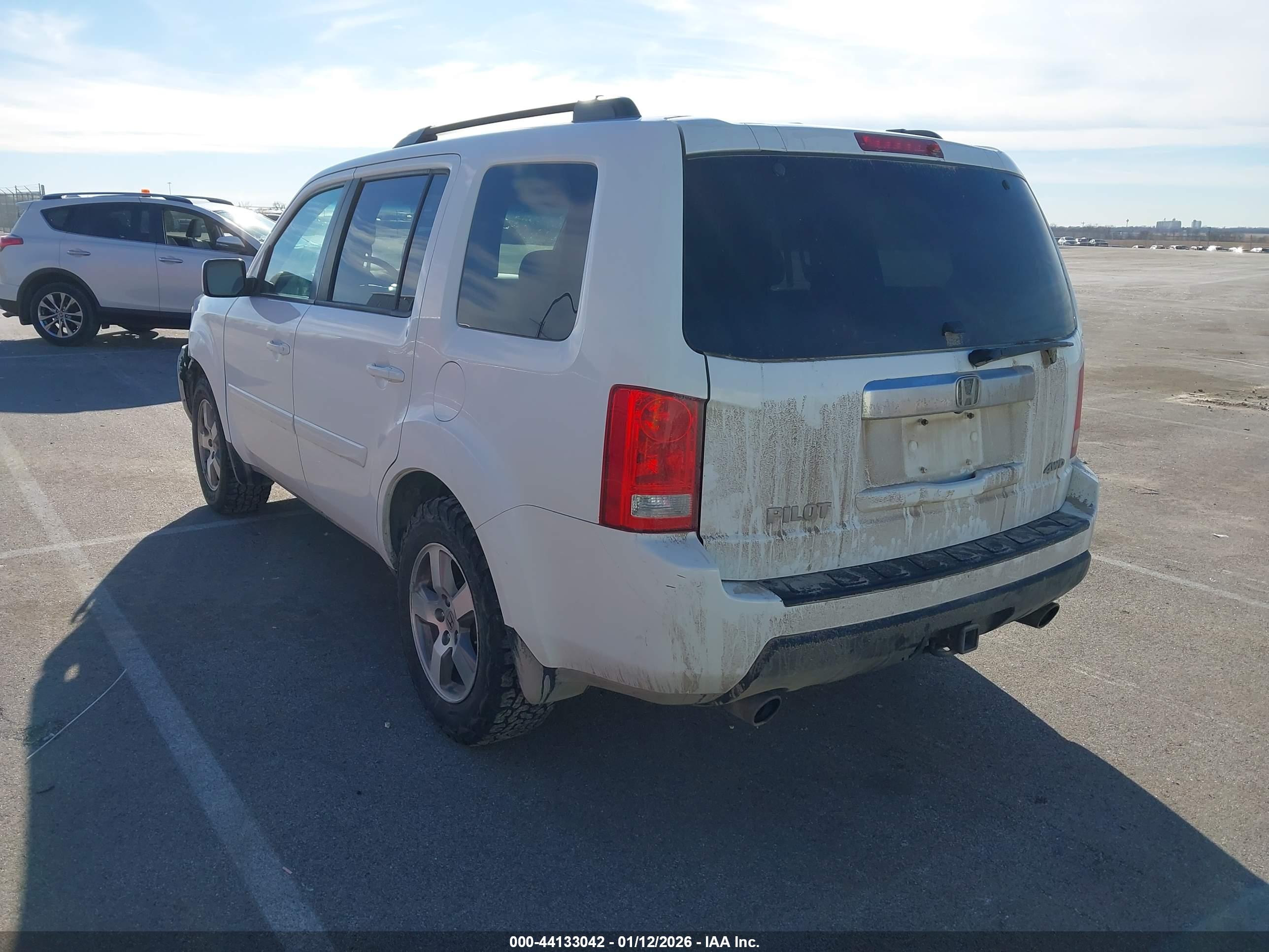 HONDA PILOT image 3
