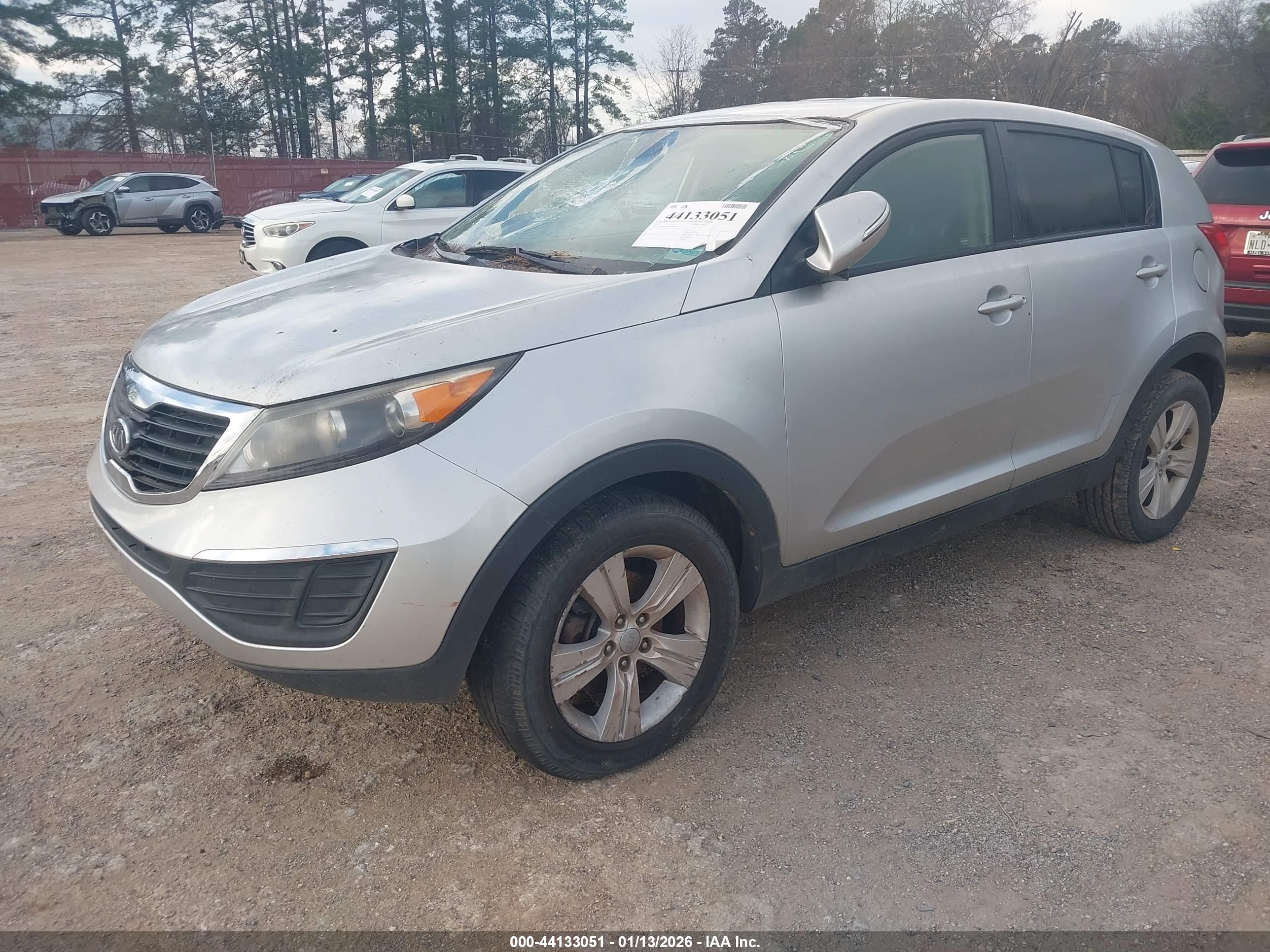 KIA SPORTAGE image 2