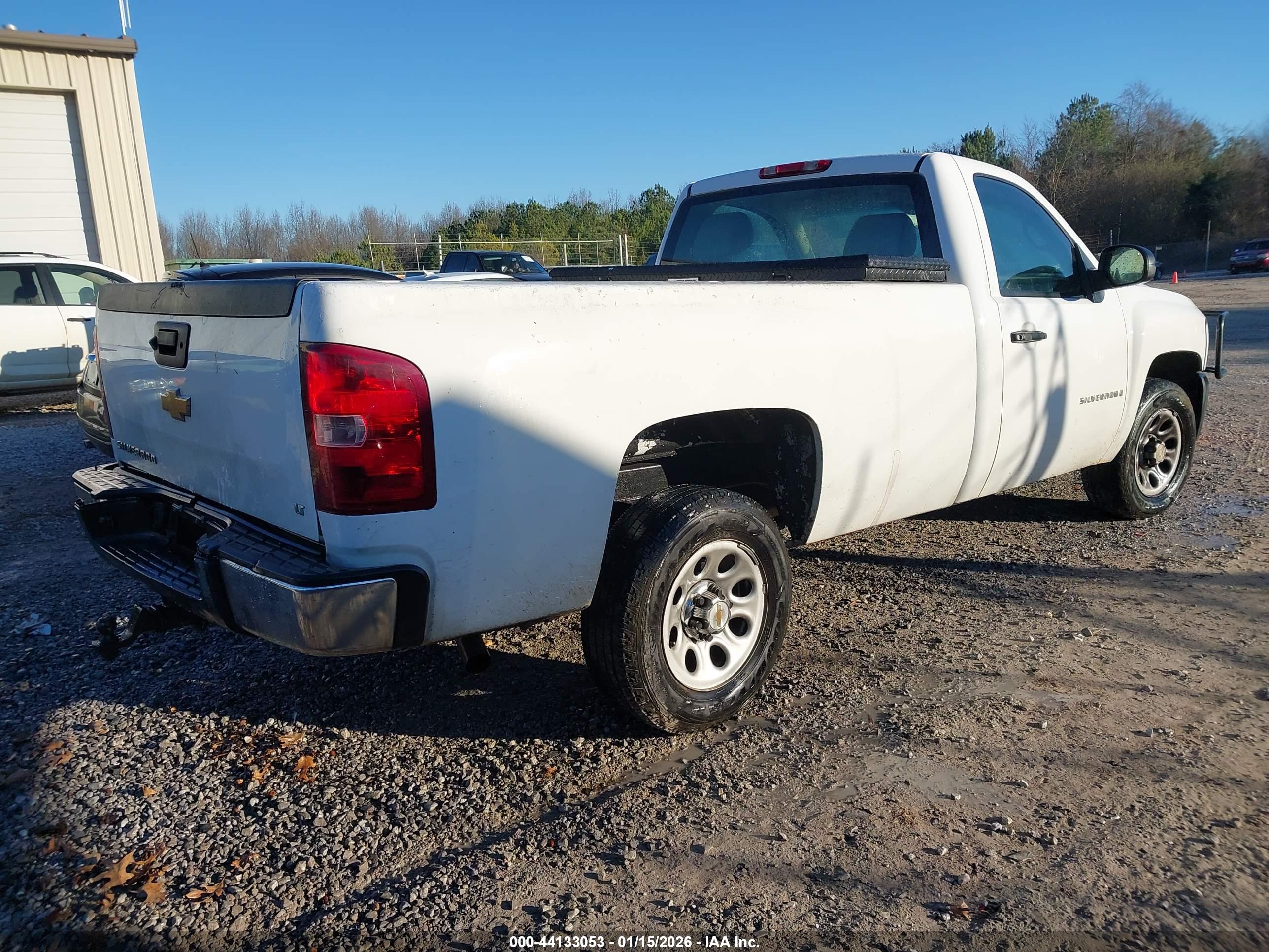 CHEVROLET SILVERADO image 4