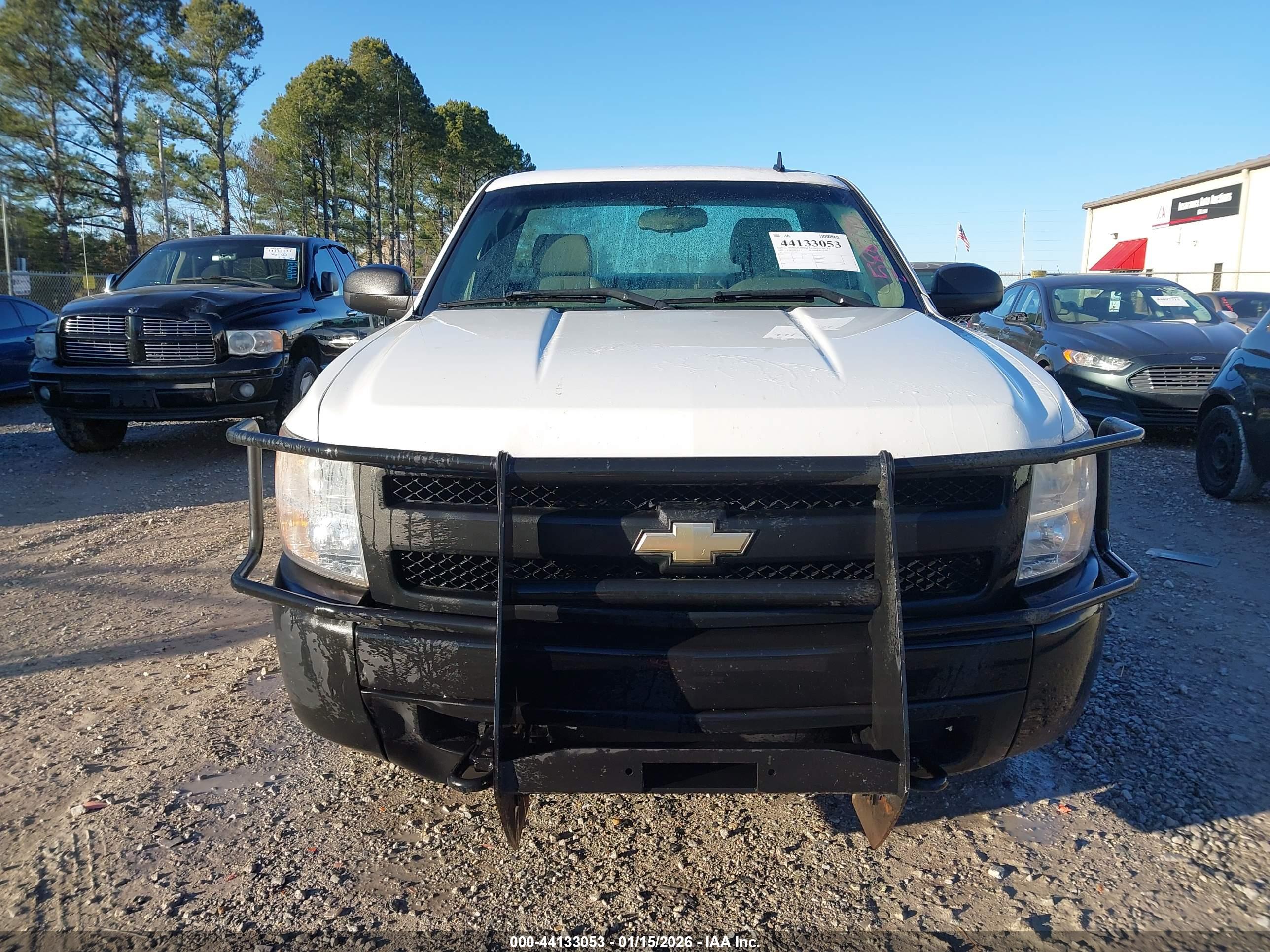 CHEVROLET SILVERADO image 6