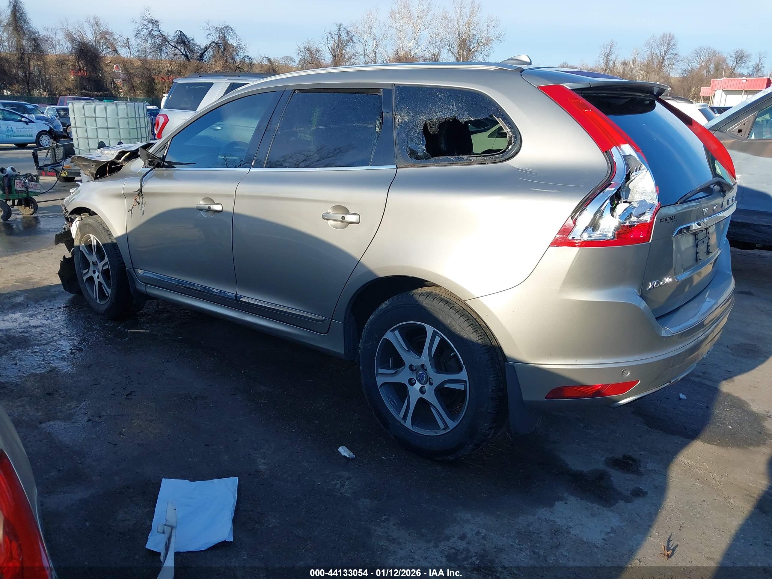 VOLVO XC60 image 3