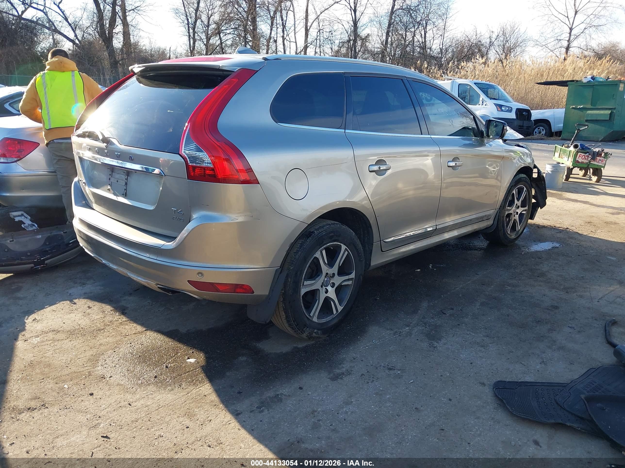 VOLVO XC60 image 4
