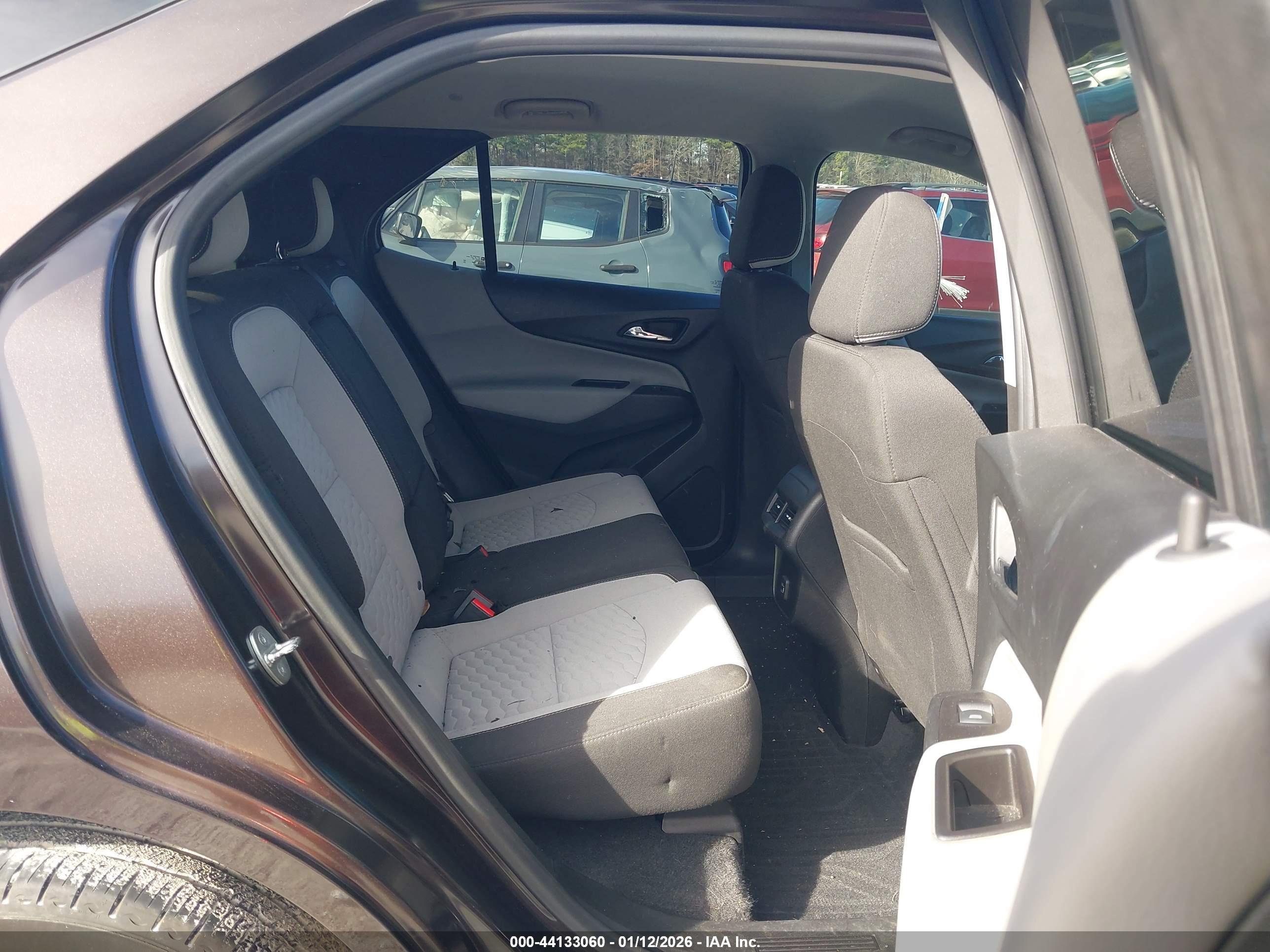 CHEVROLET EQUINOX image 8