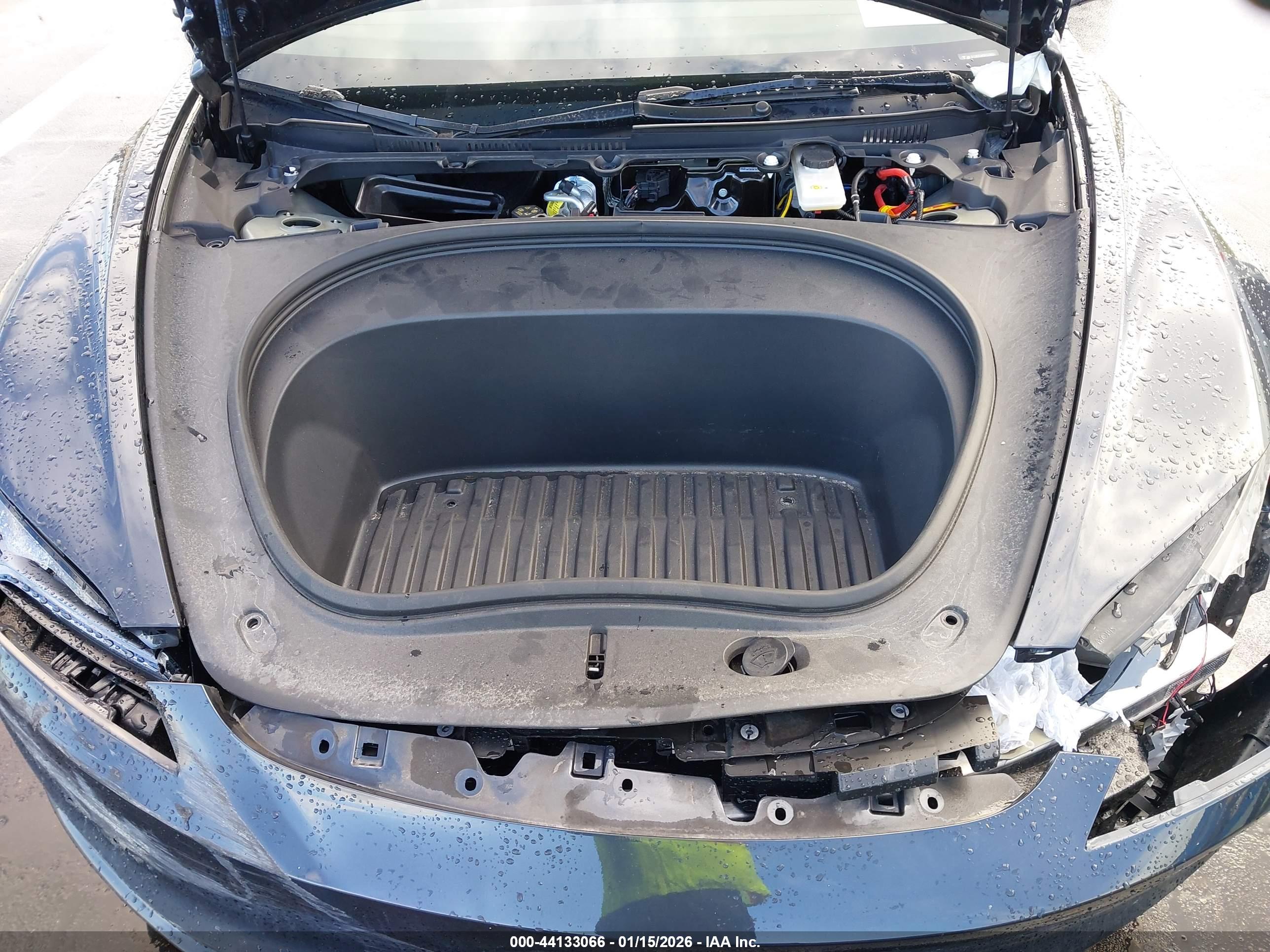 TESLA MODEL image 10