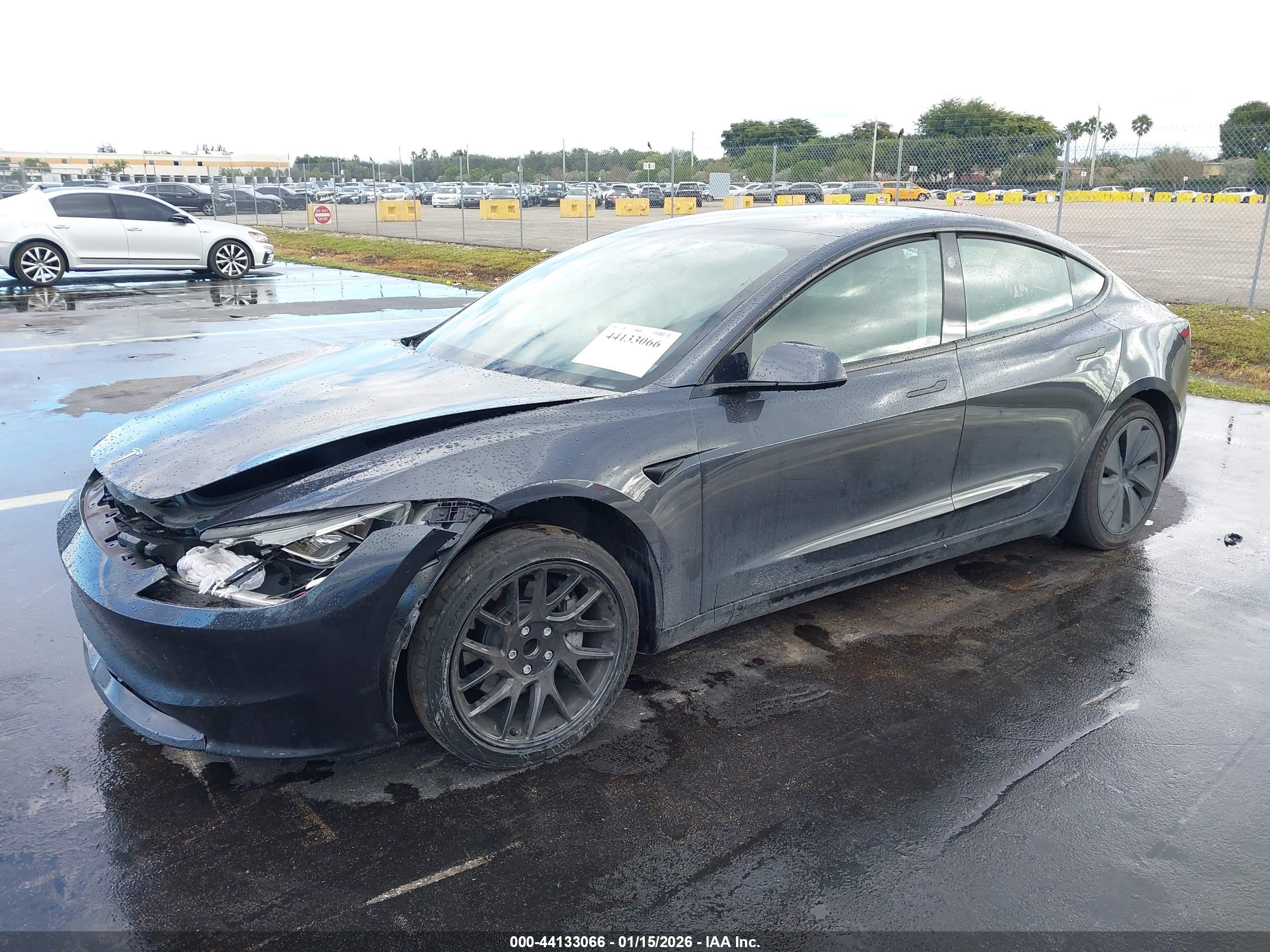 TESLA MODEL image 2