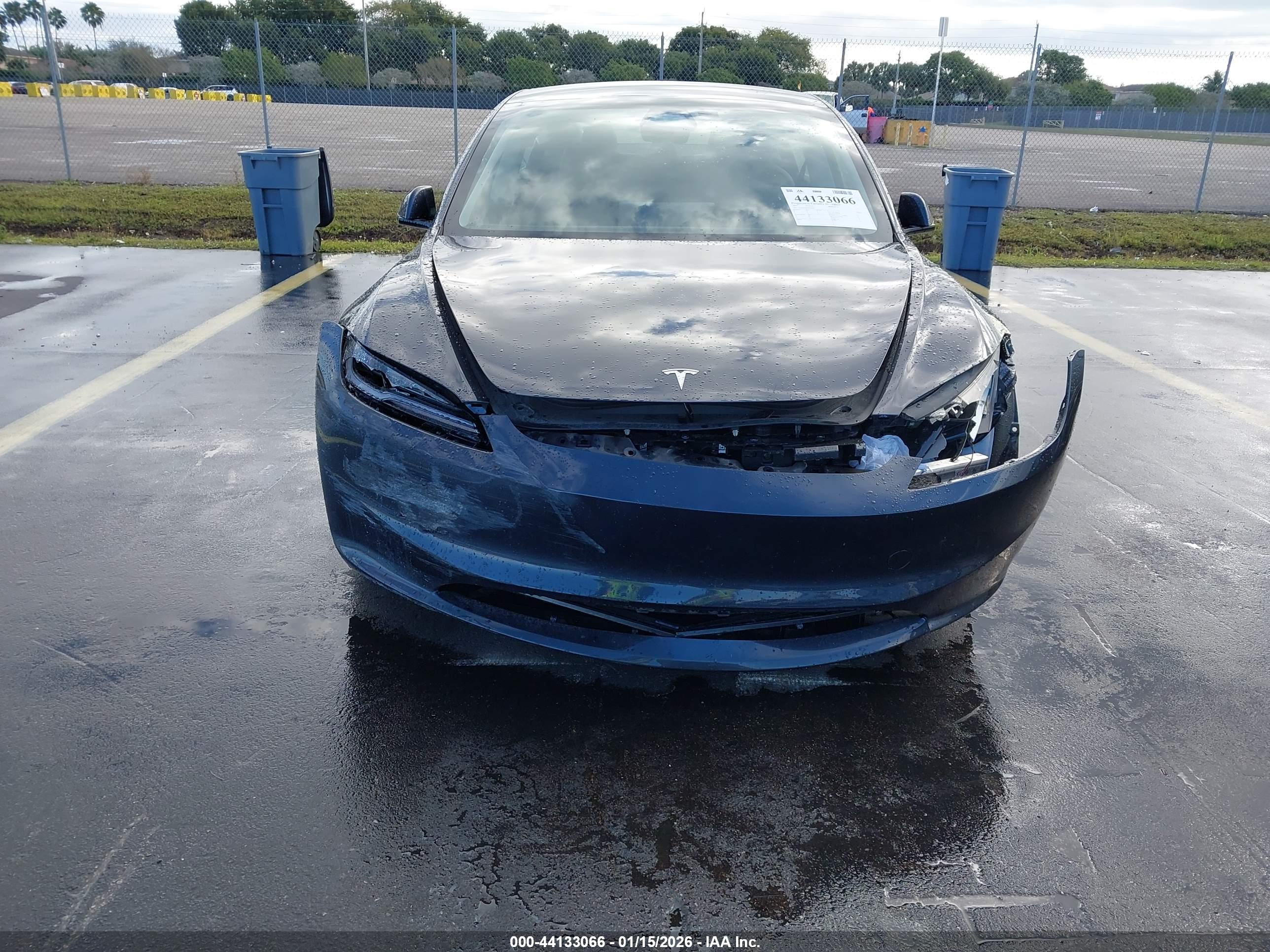 TESLA MODEL image 6