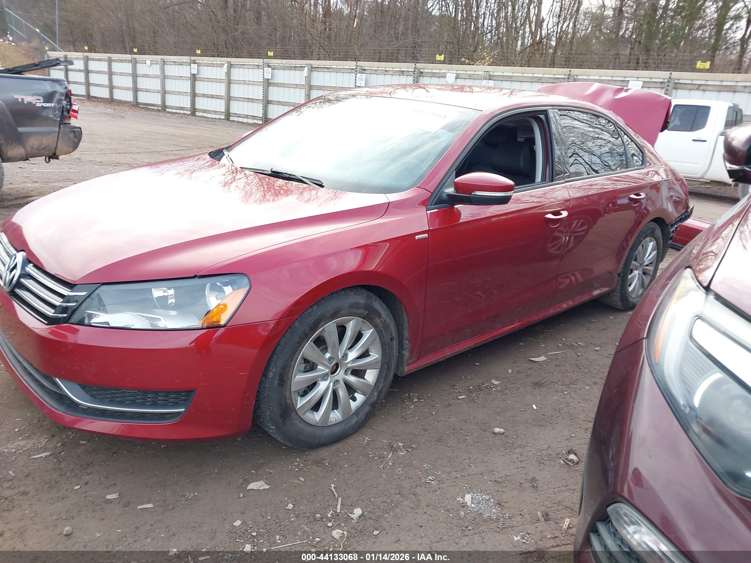 VOLKSWAGEN PASSAT image 2